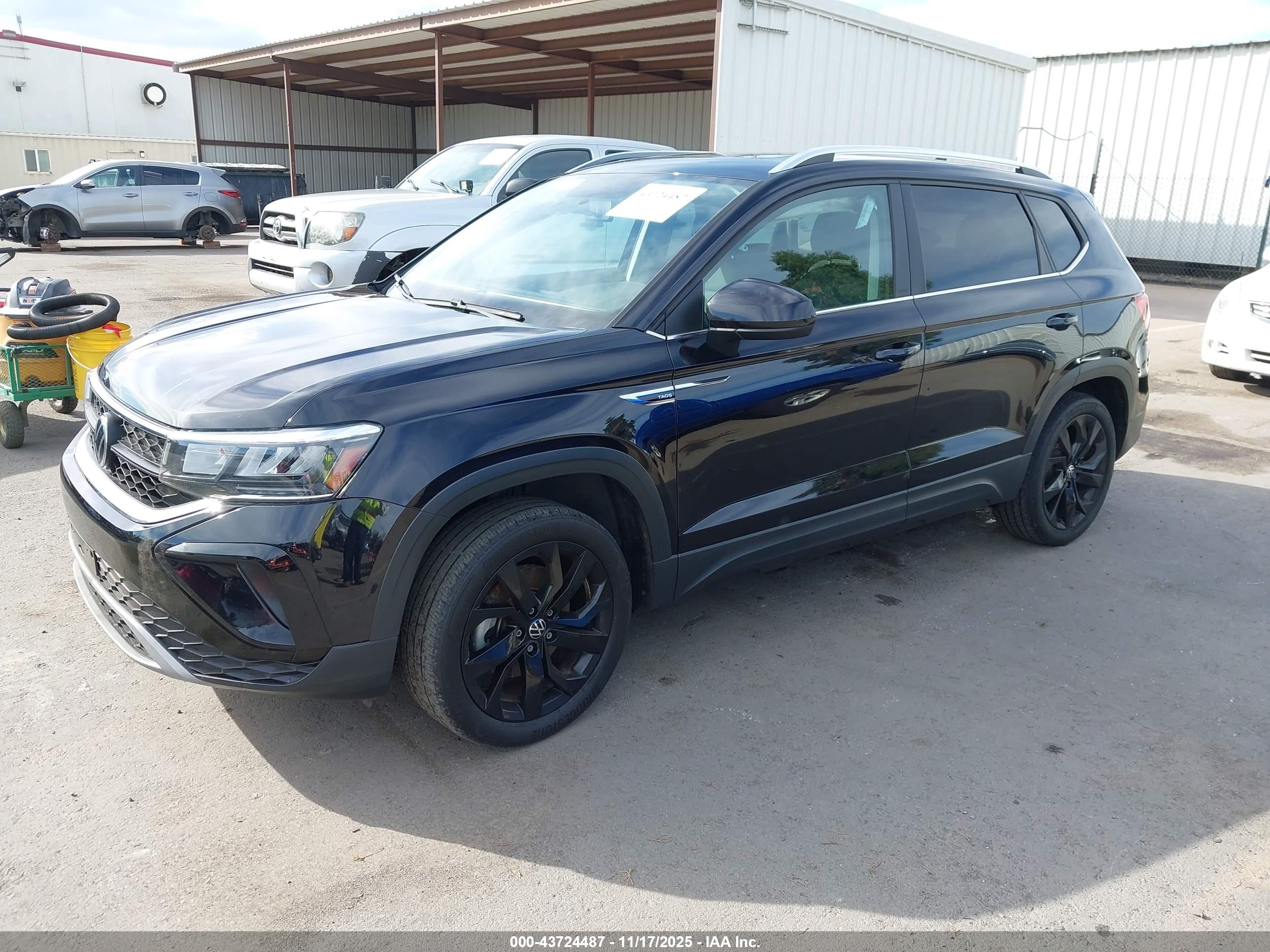 VOLKSWAGEN TAOS image 2