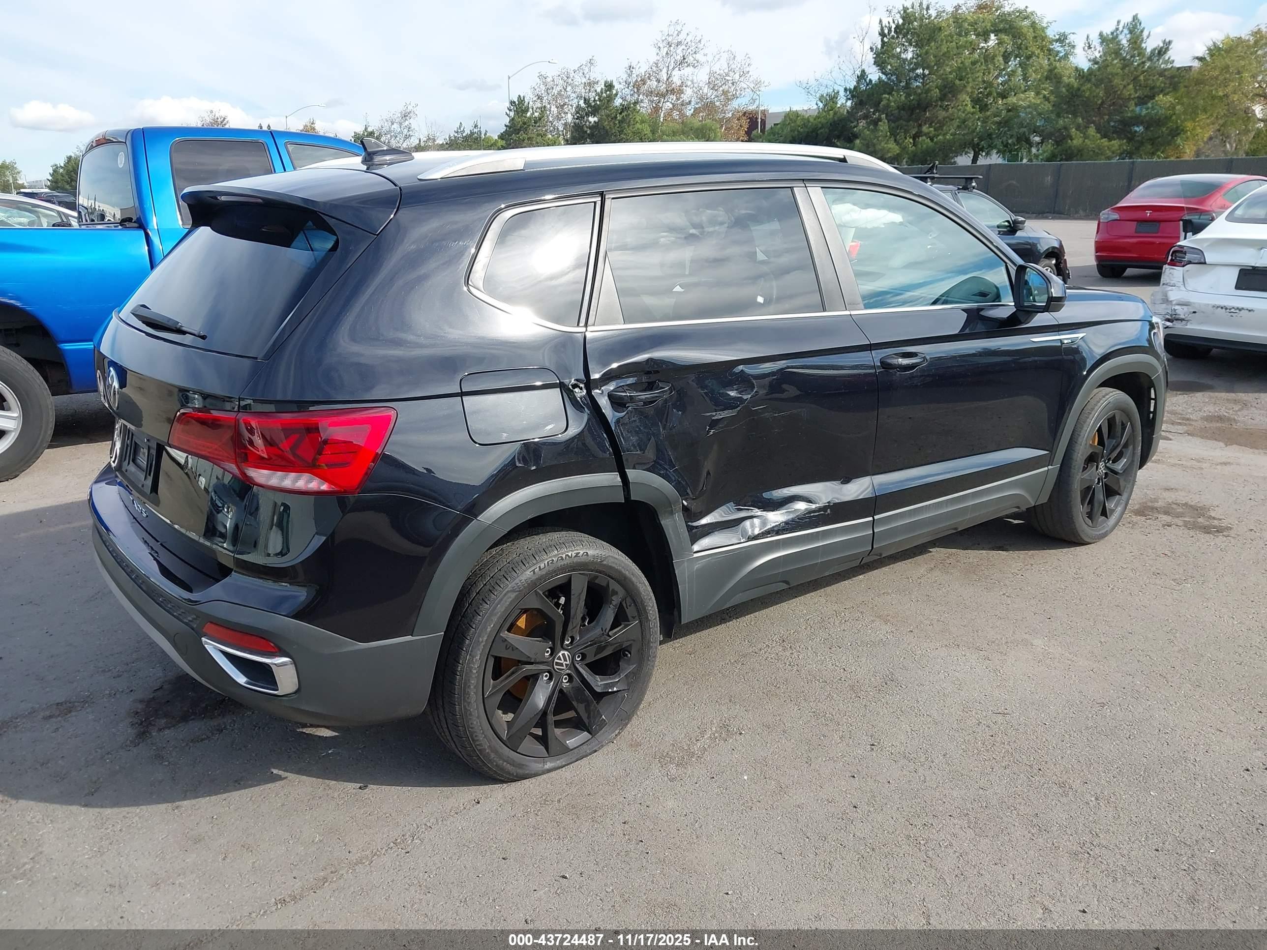 VOLKSWAGEN TAOS image 4
