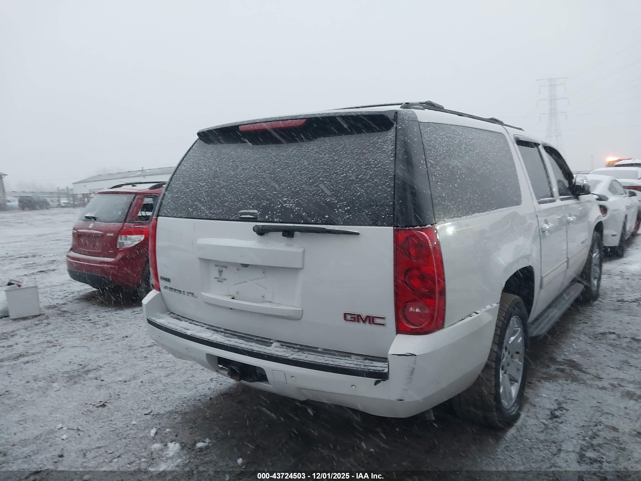 GMC YUKON image 4
