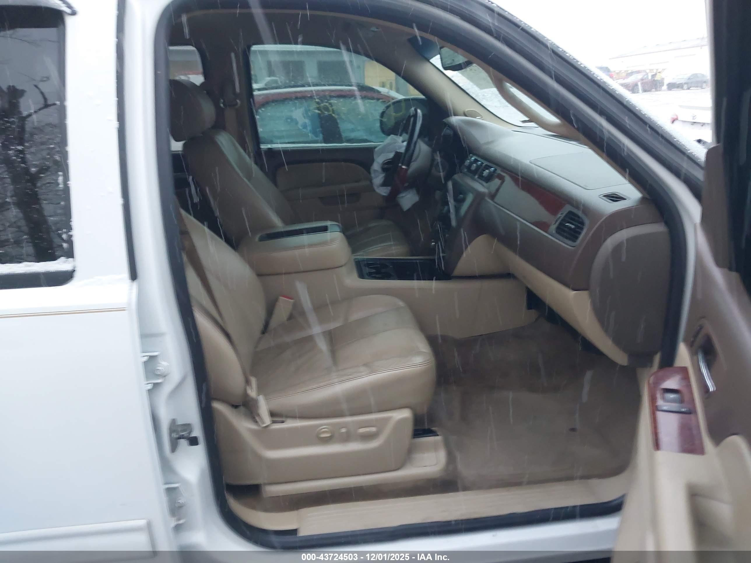 GMC YUKON image 5