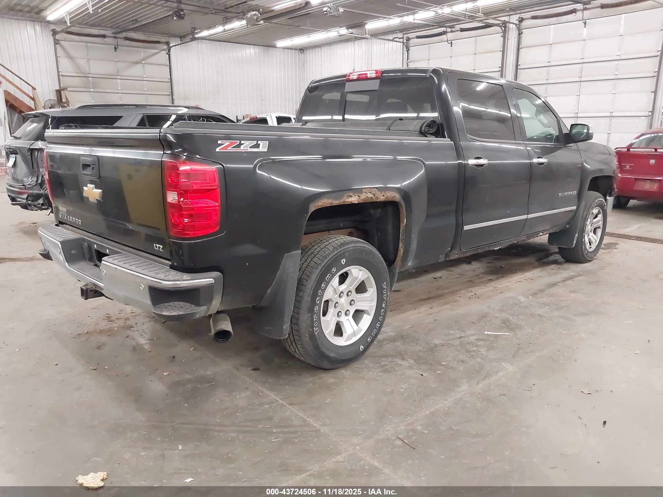 CHEVROLET SILVERADO image 4