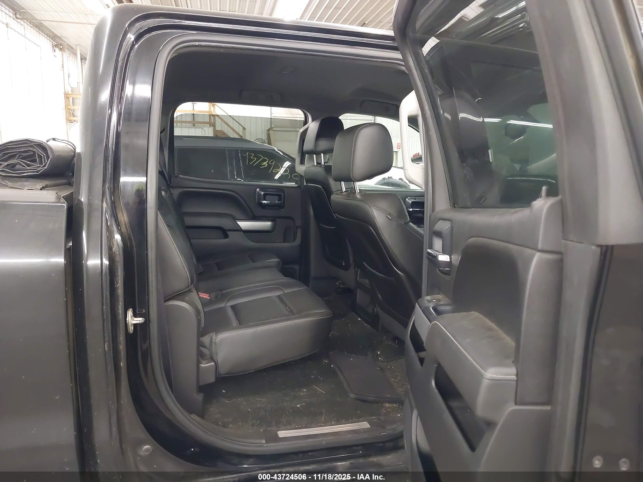 CHEVROLET SILVERADO image 8