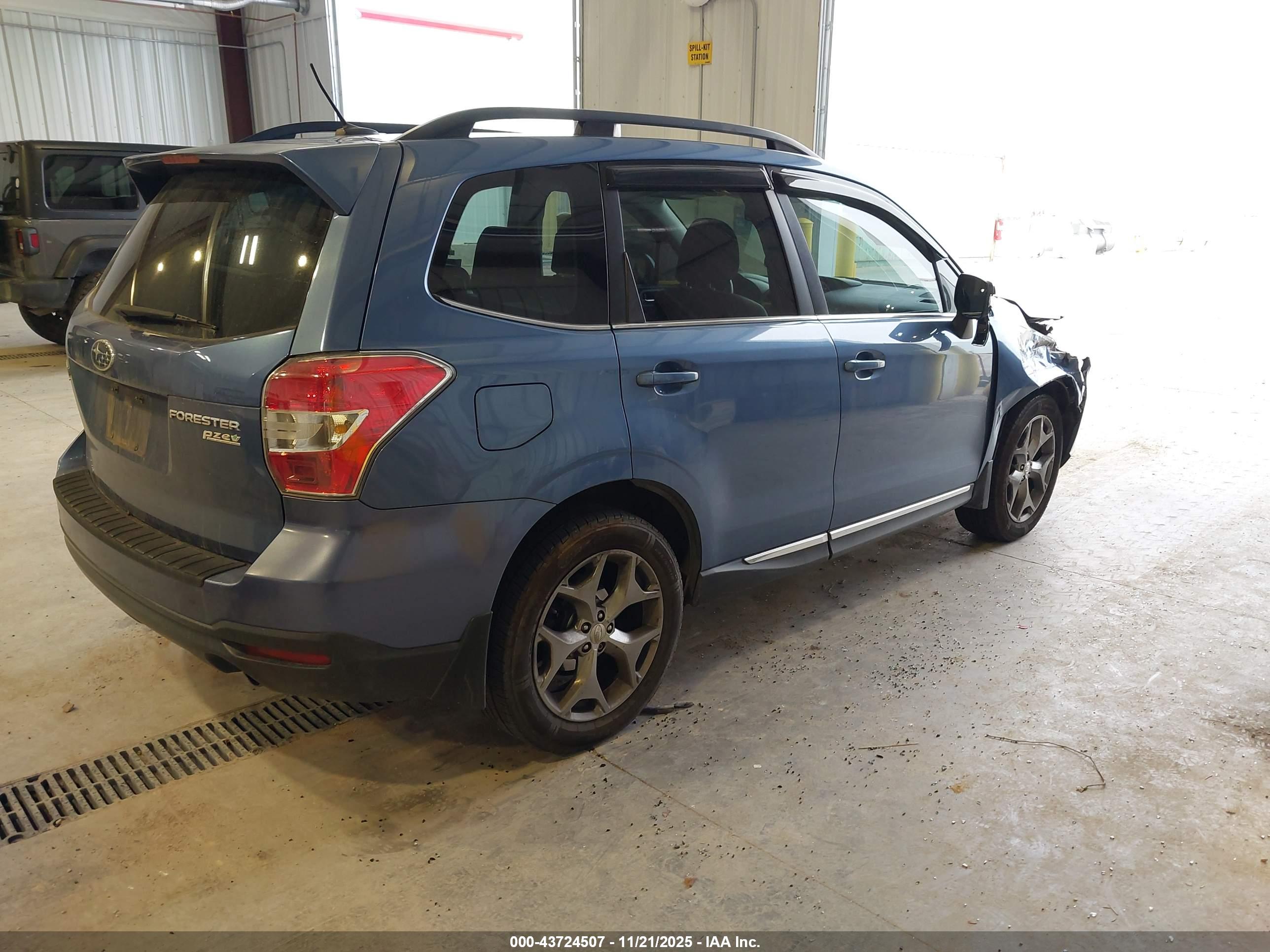 SUBARU FORESTER image 4
