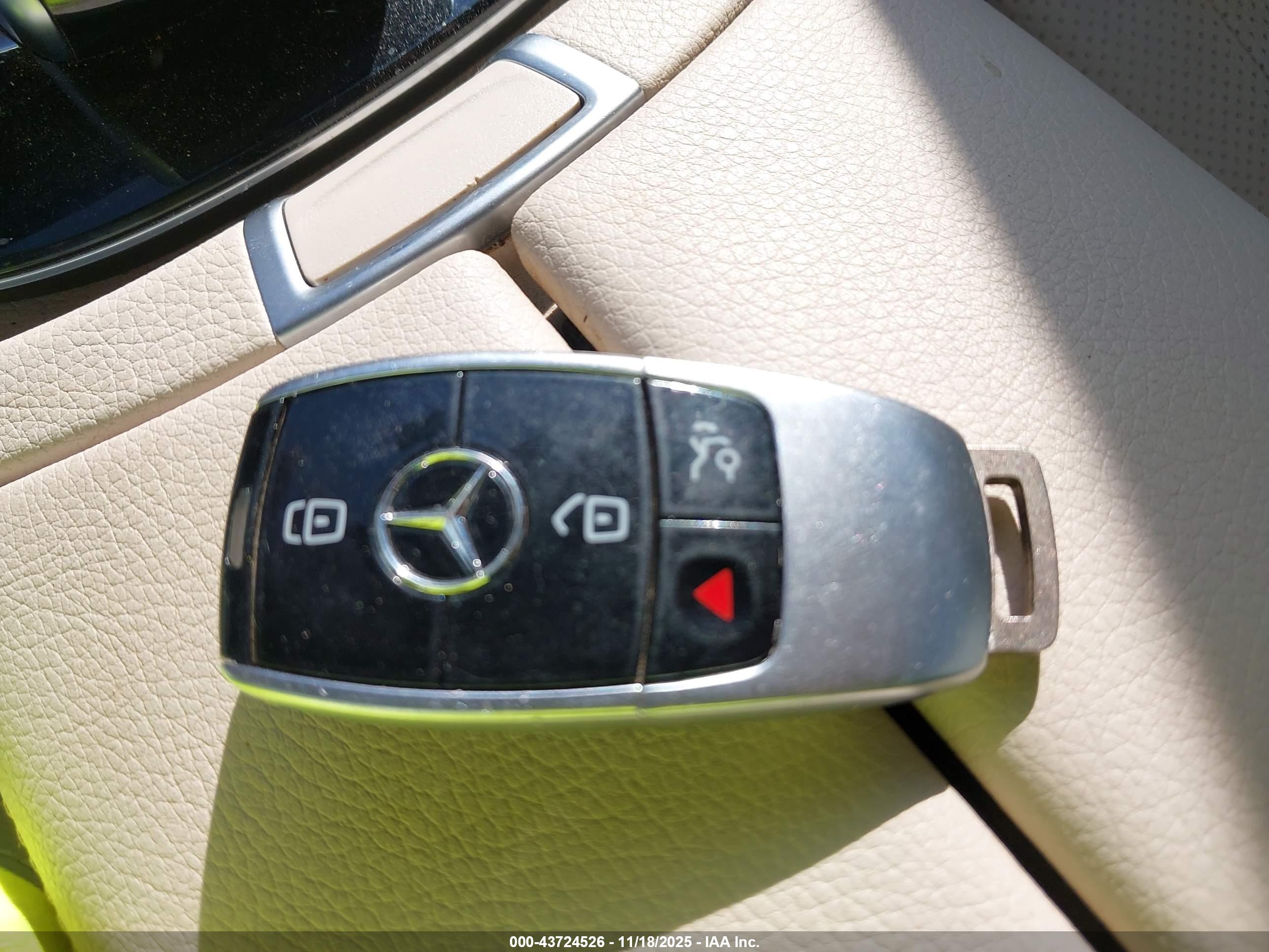 MERCEDES-BENZ E image 11