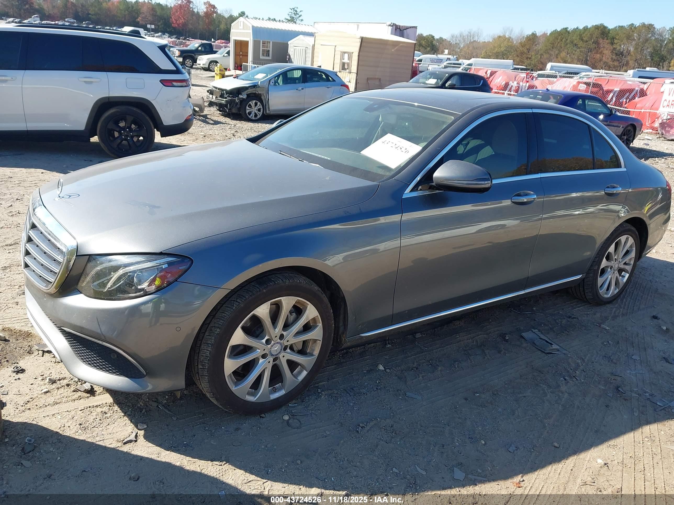 MERCEDES-BENZ E image 2