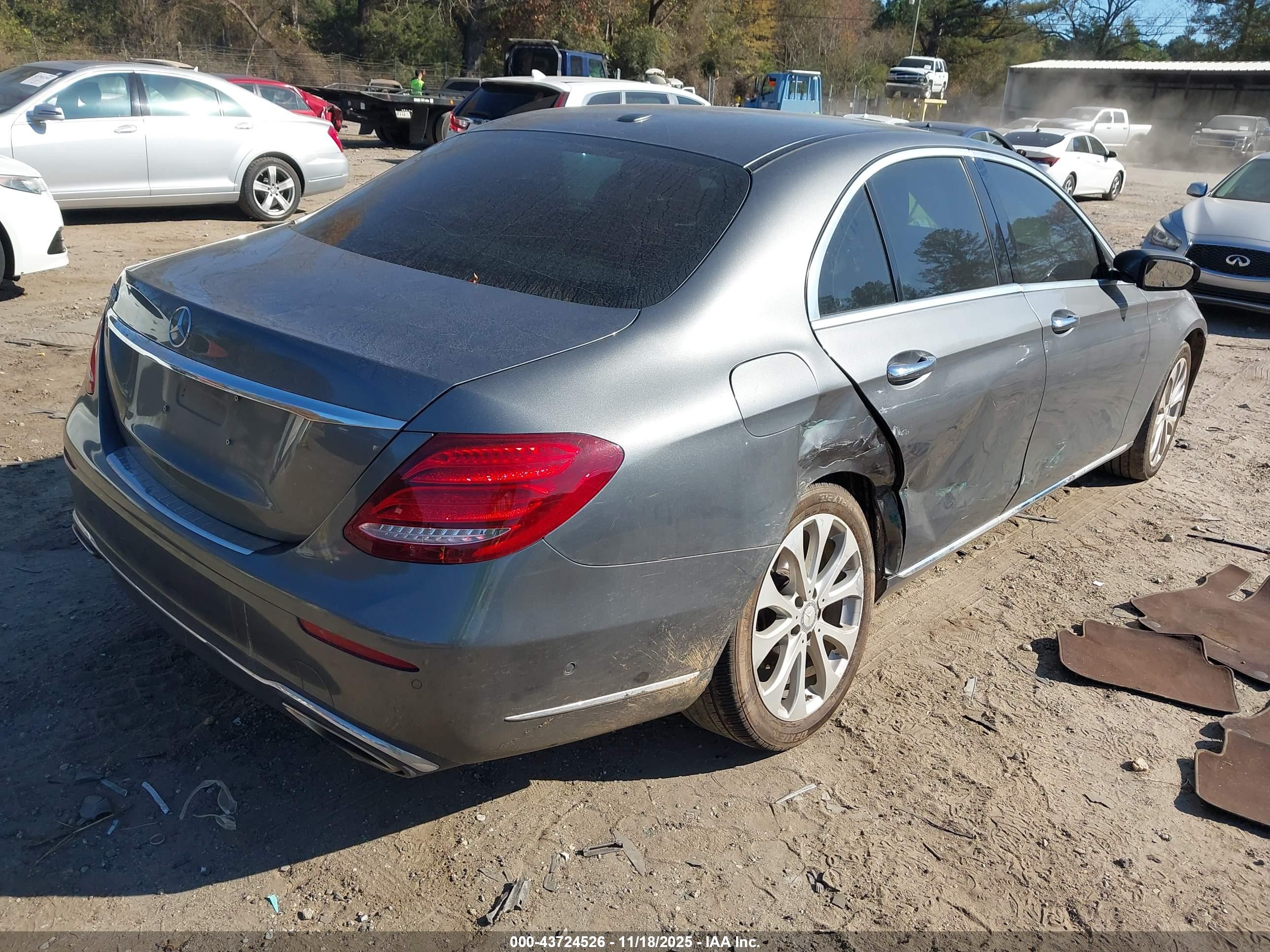 MERCEDES-BENZ E image 4