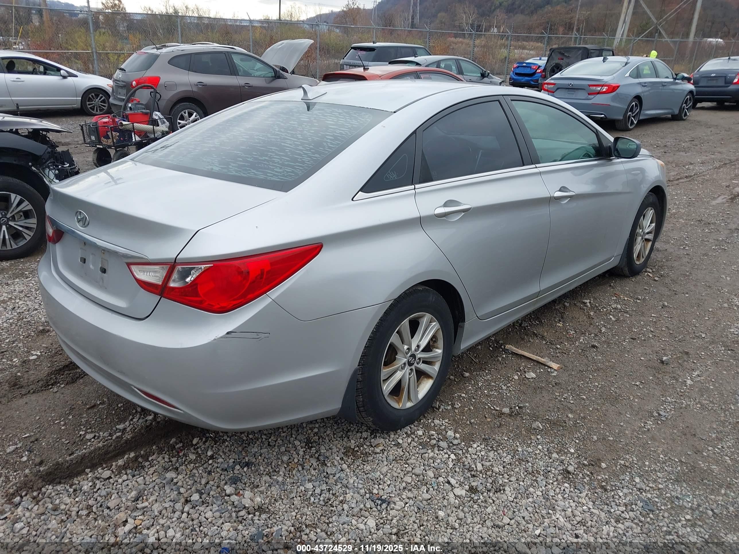 HYUNDAI SONATA image 4