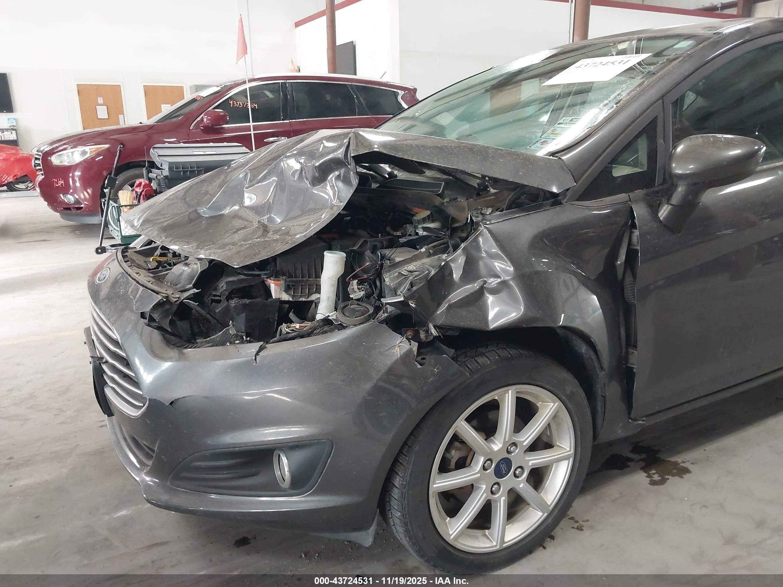 FORD FIESTA image 6