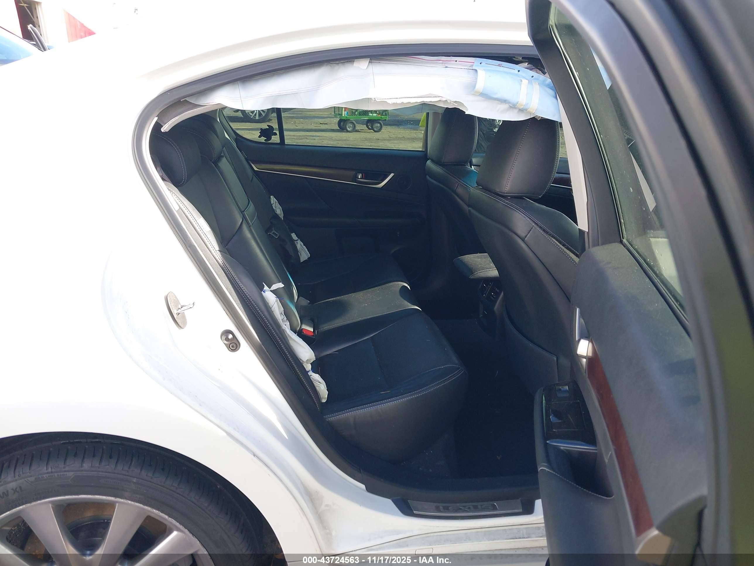 LEXUS GS image 8