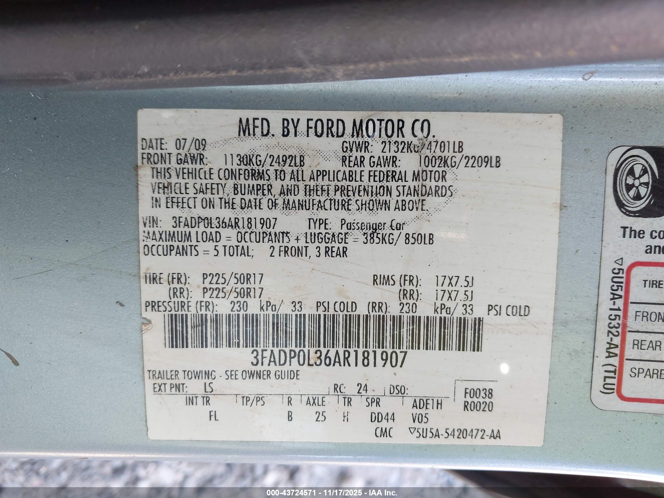 FORD FUSION image 9