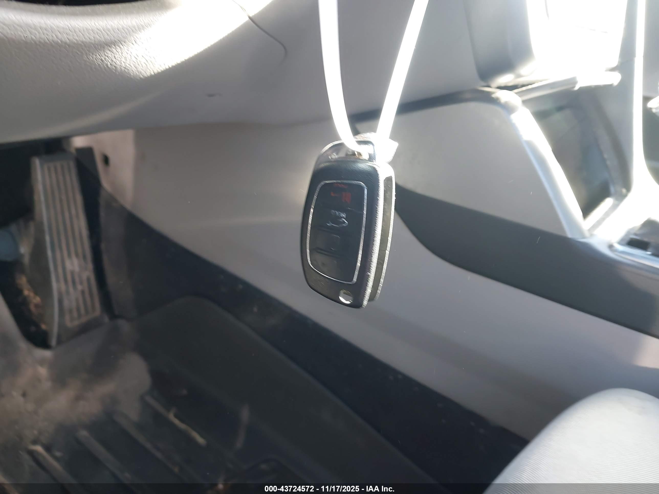 HYUNDAI SONATA image 11