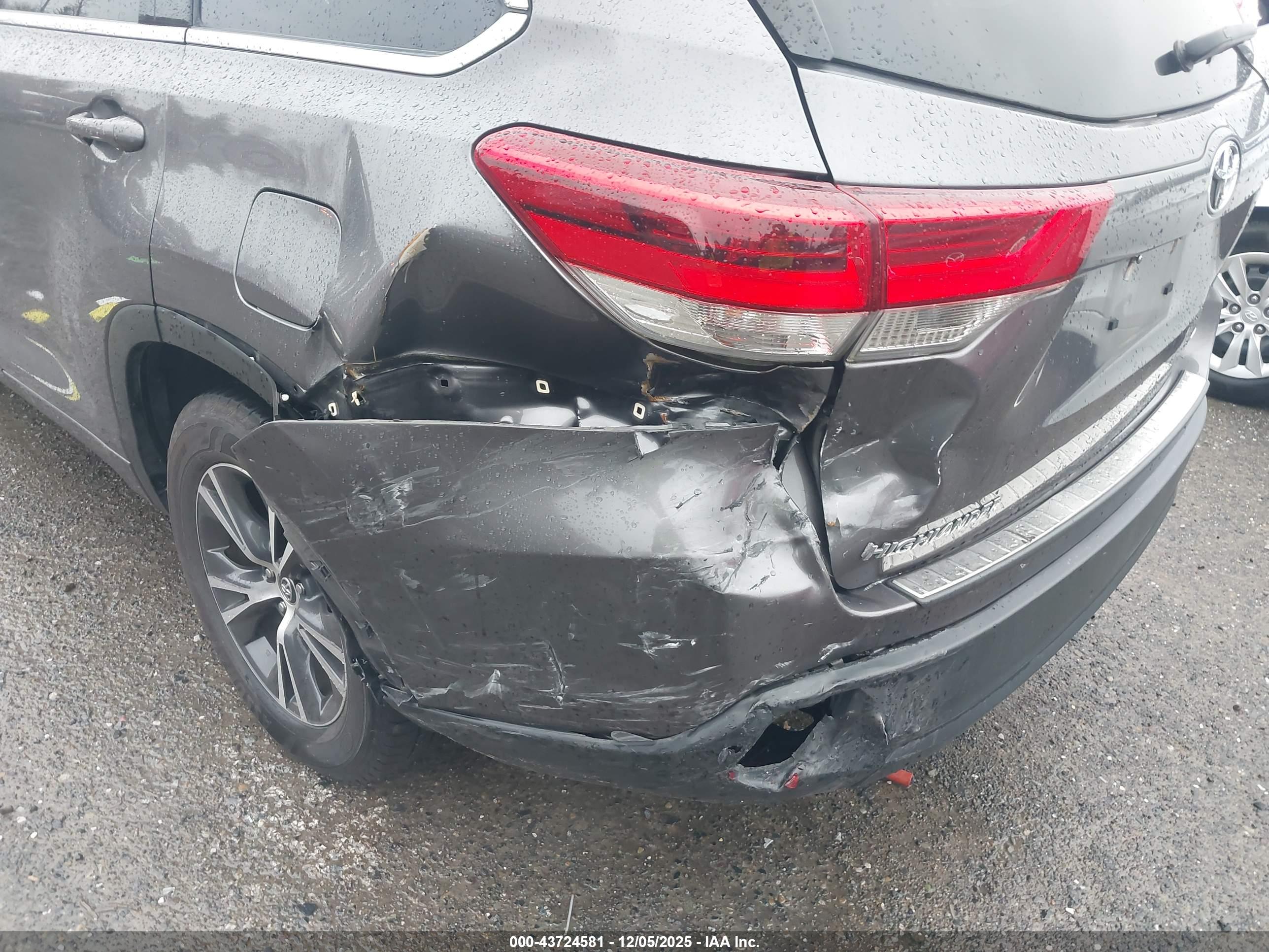 TOYOTA HIGHLANDER image 6