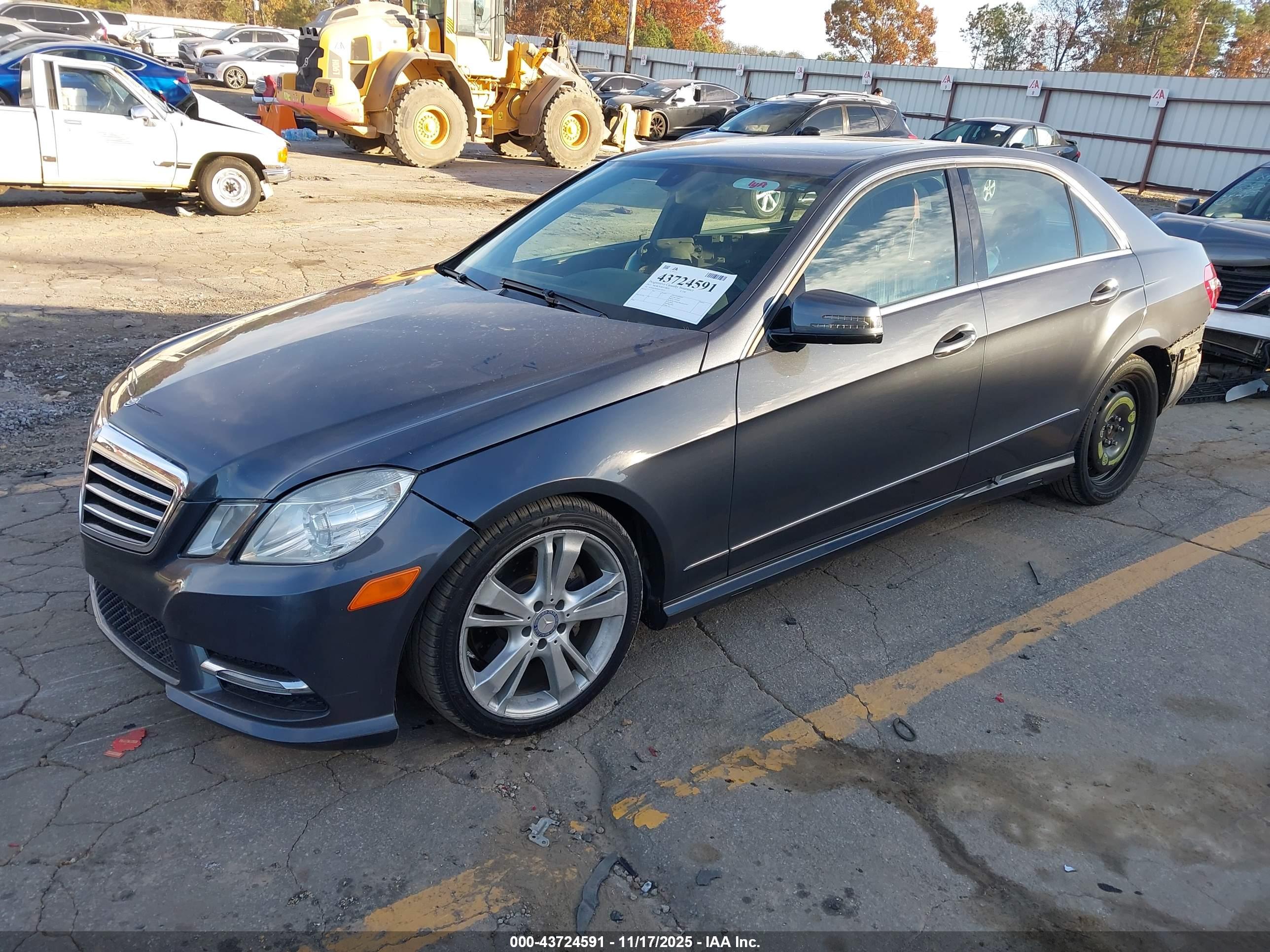 MERCEDES-BENZ E image 2
