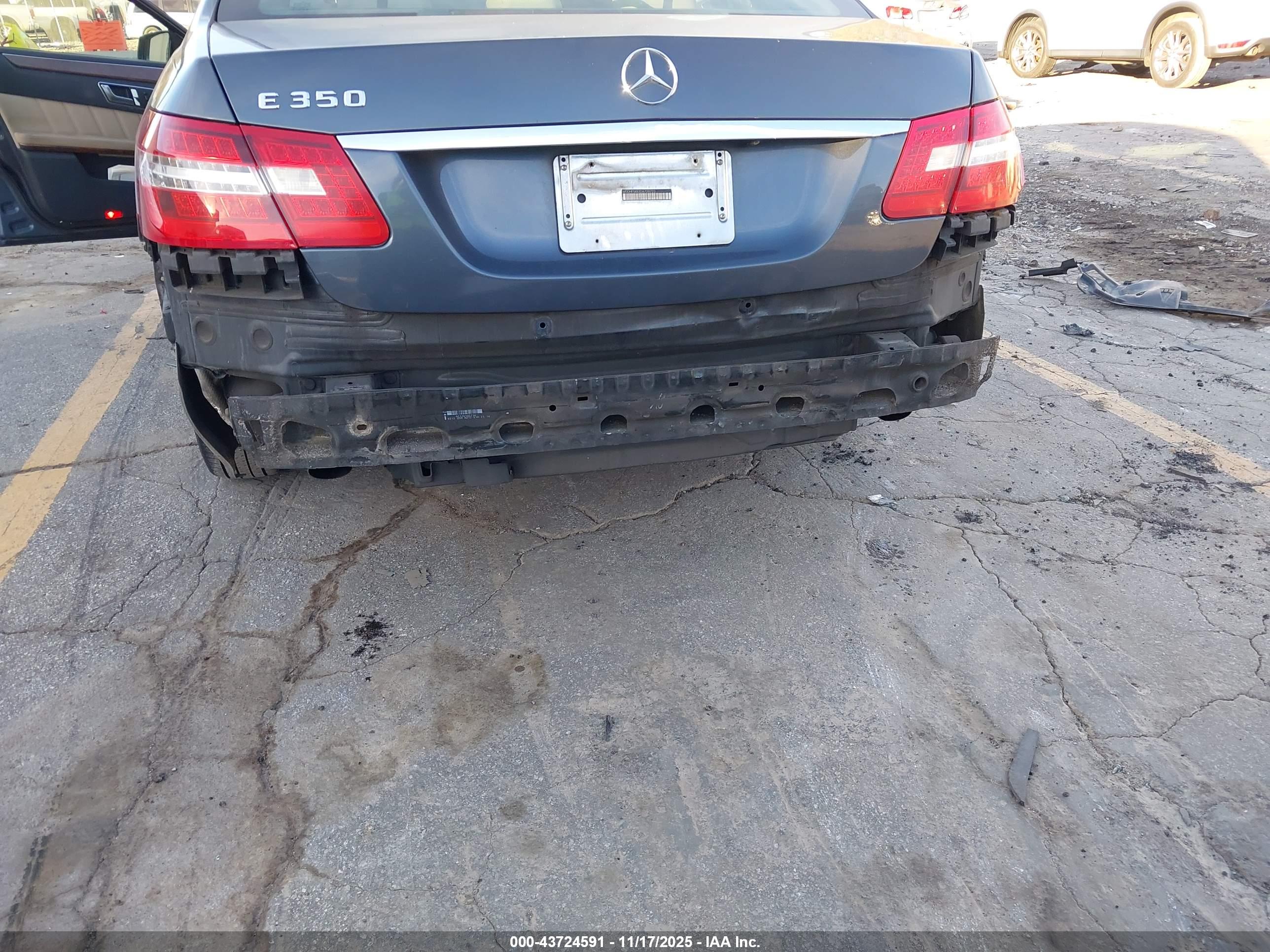 MERCEDES-BENZ E image 6
