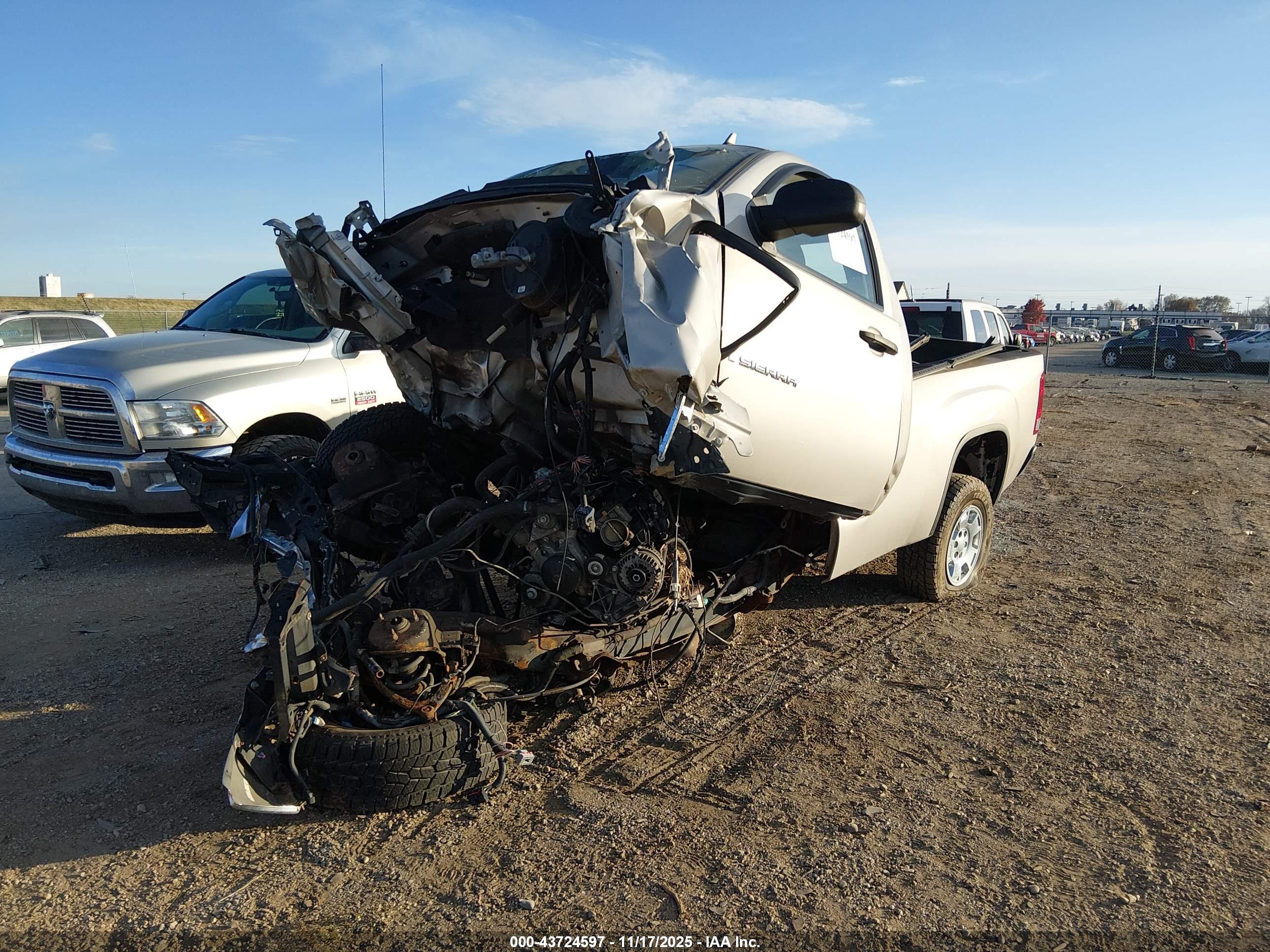 GMC SIERRA image 2