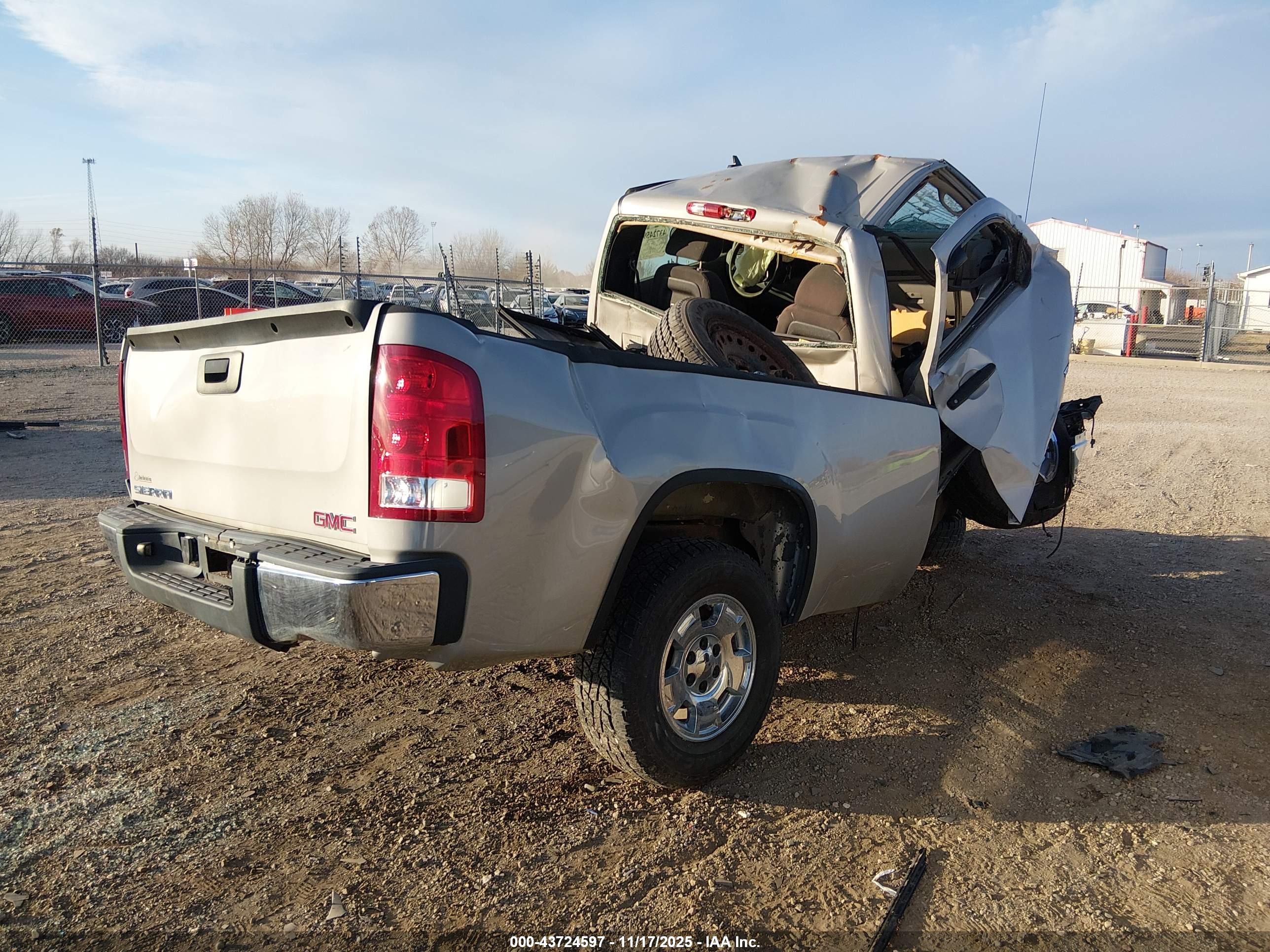 GMC SIERRA image 4