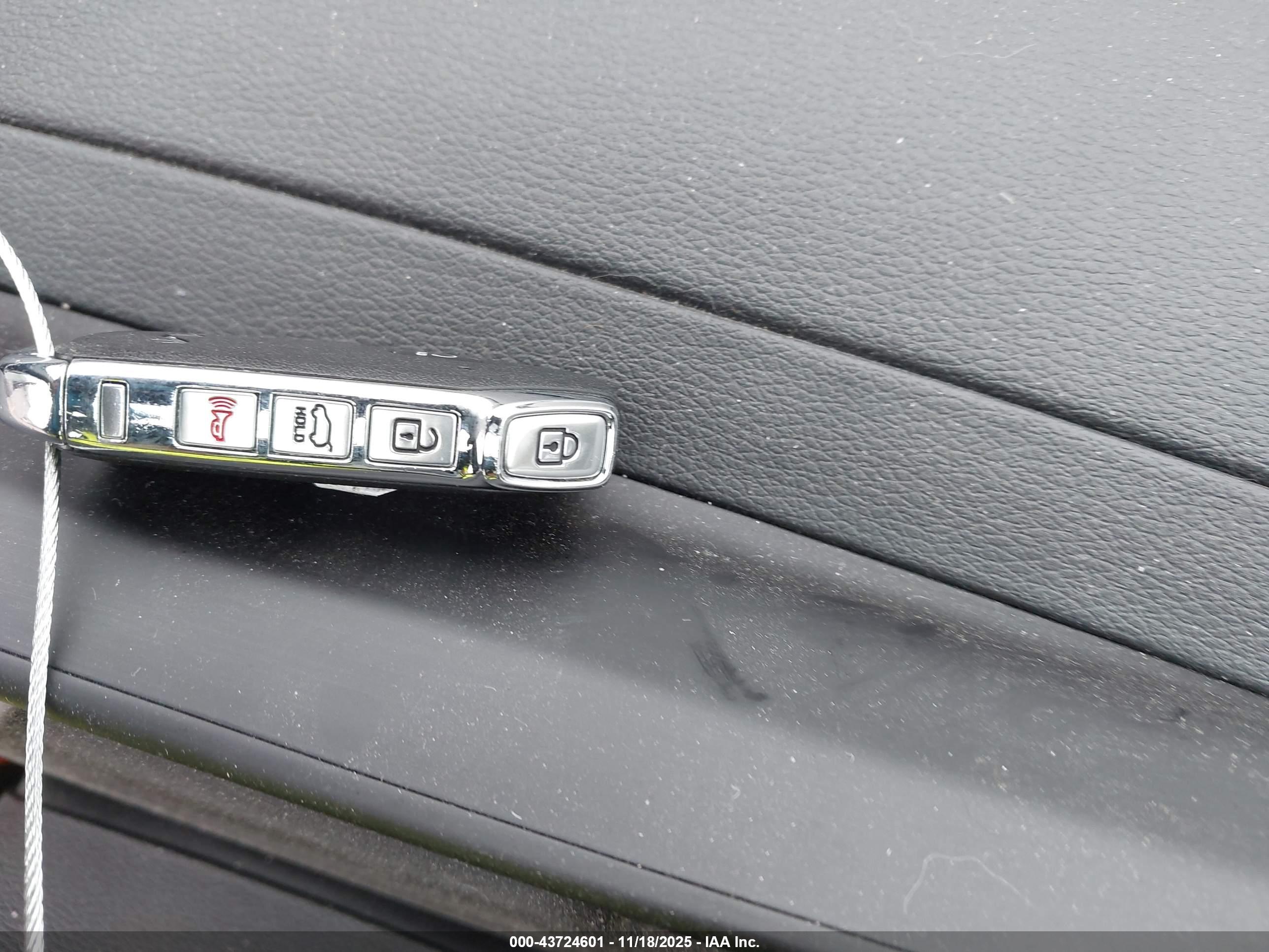 KIA SPORTAGE image 11
