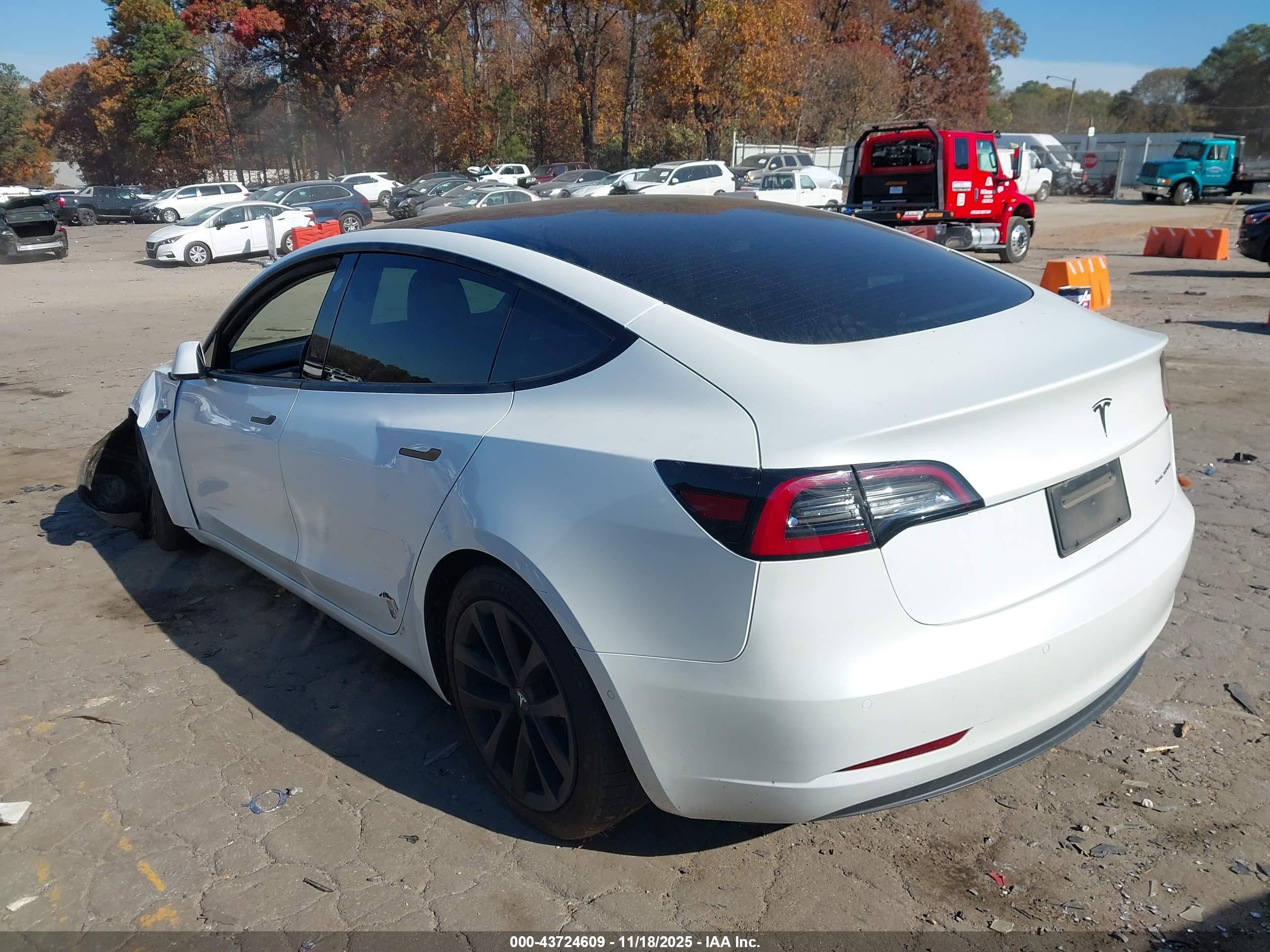 TESLA MODEL image 3