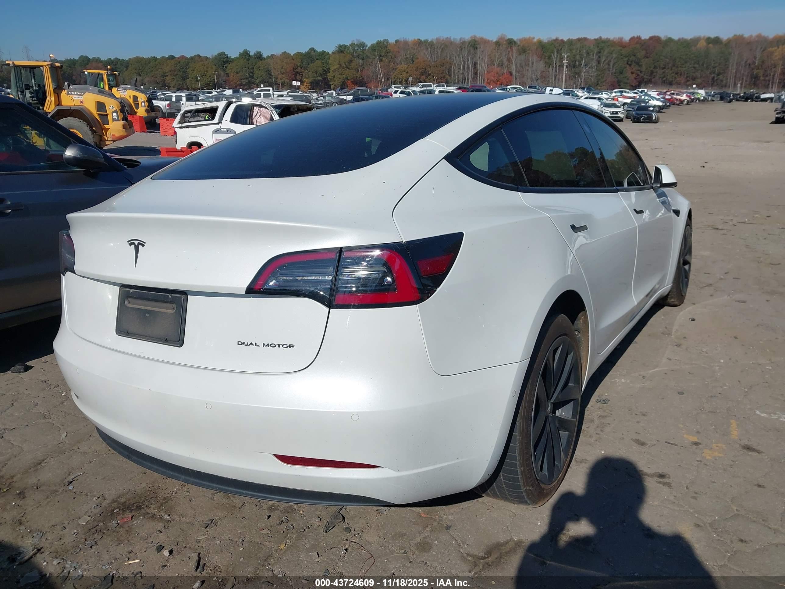 TESLA MODEL image 4