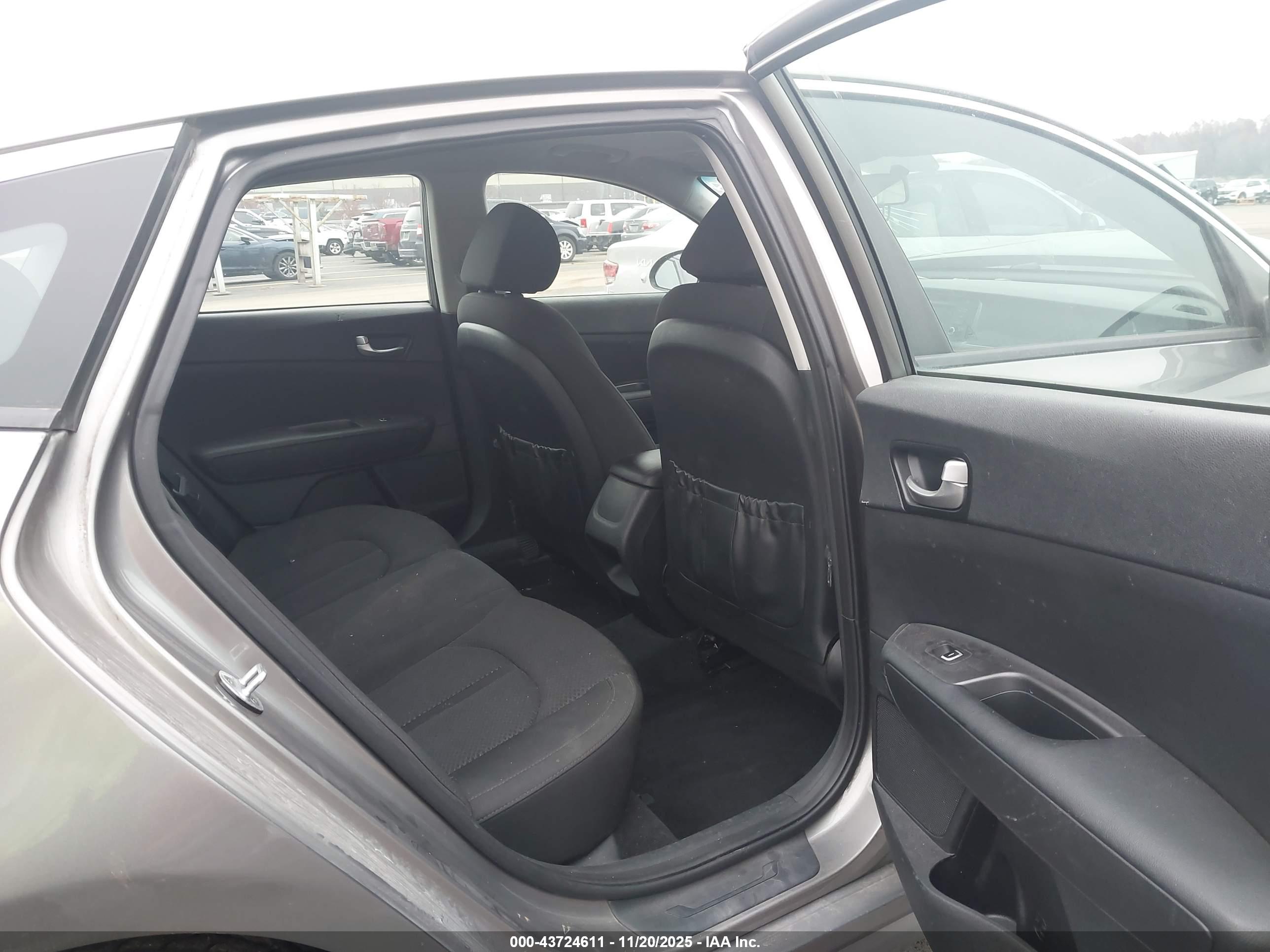 KIA OPTIMA image 8