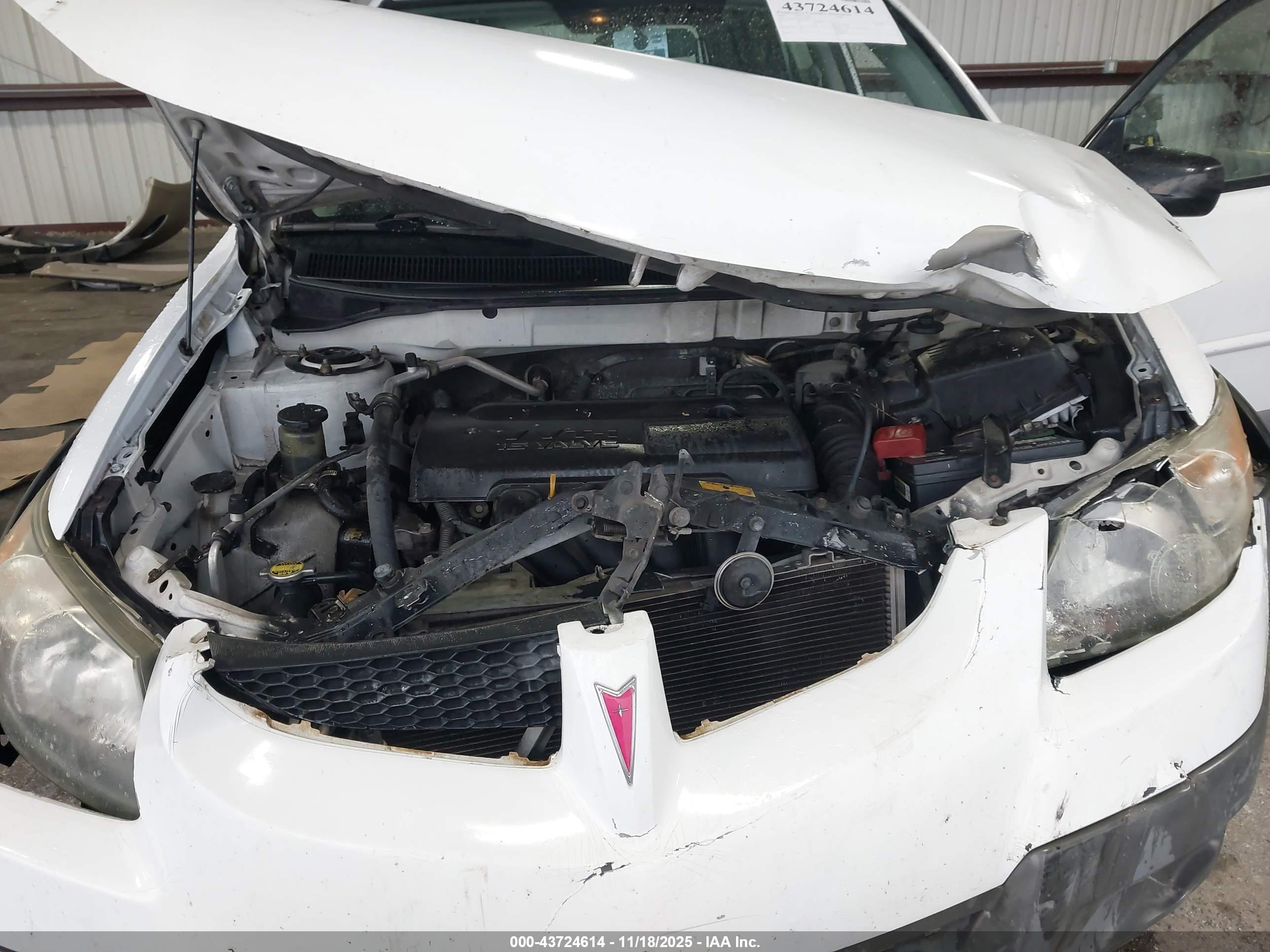 PONTIAC VIBE image 10