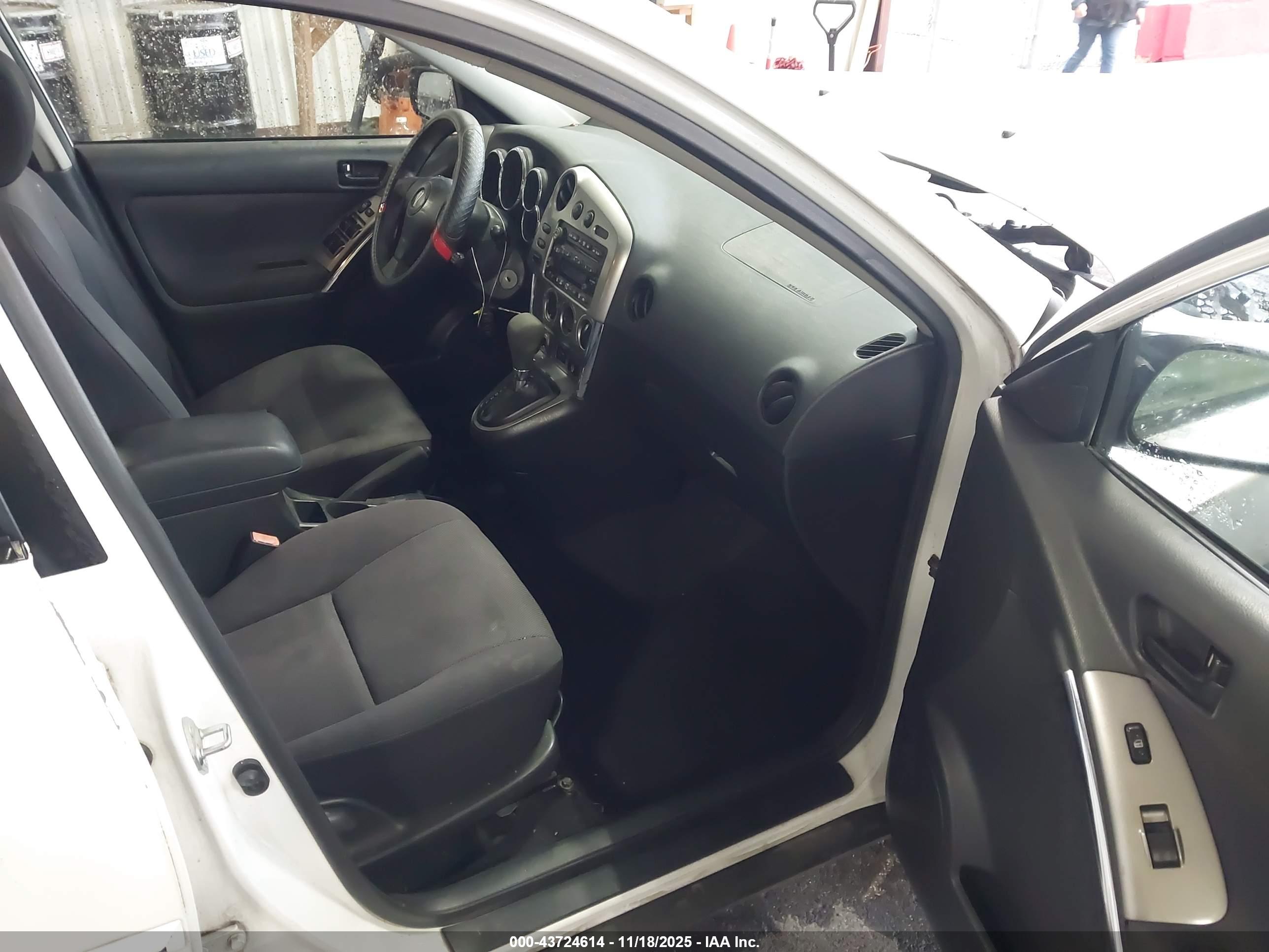 PONTIAC VIBE image 5