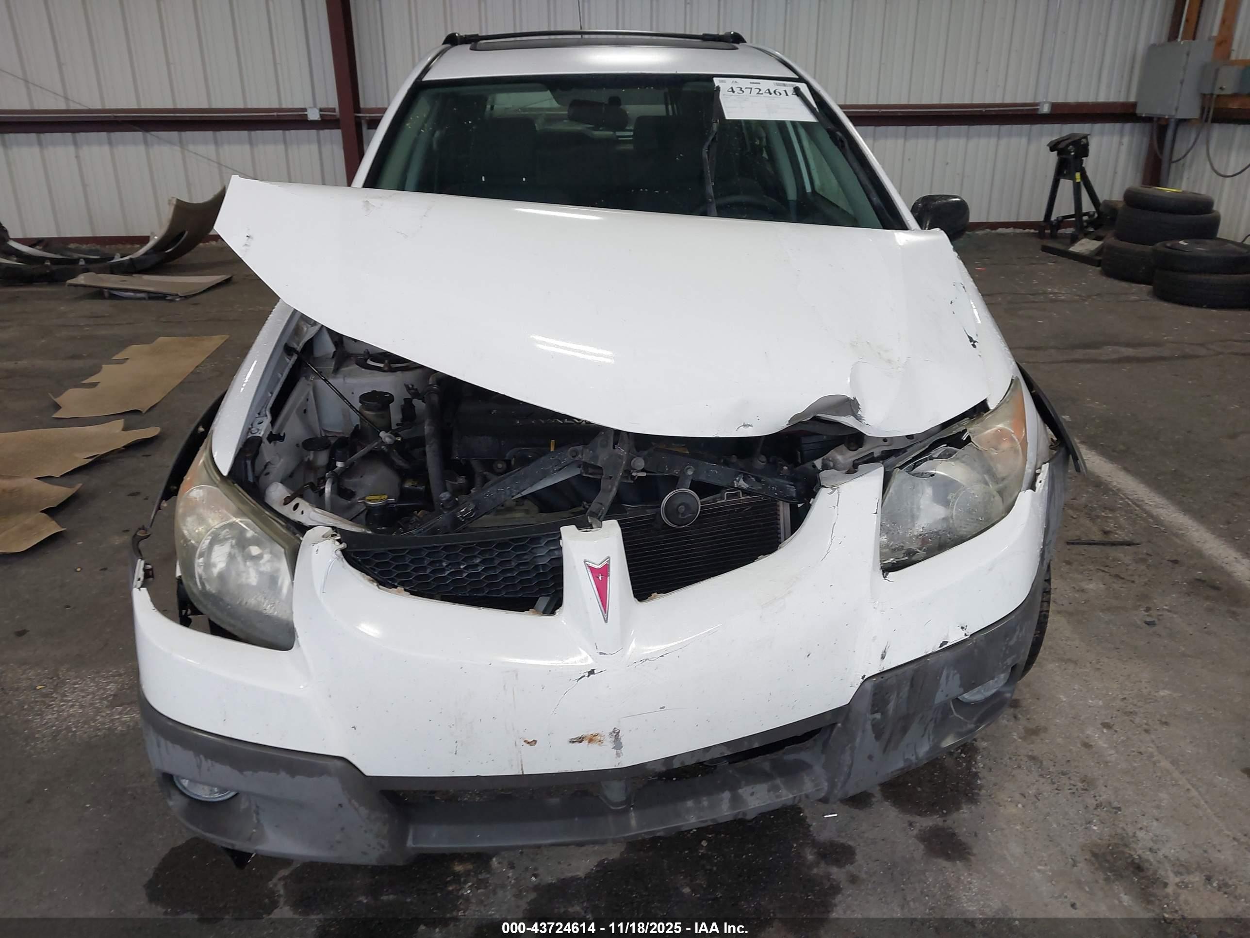 PONTIAC VIBE image 6