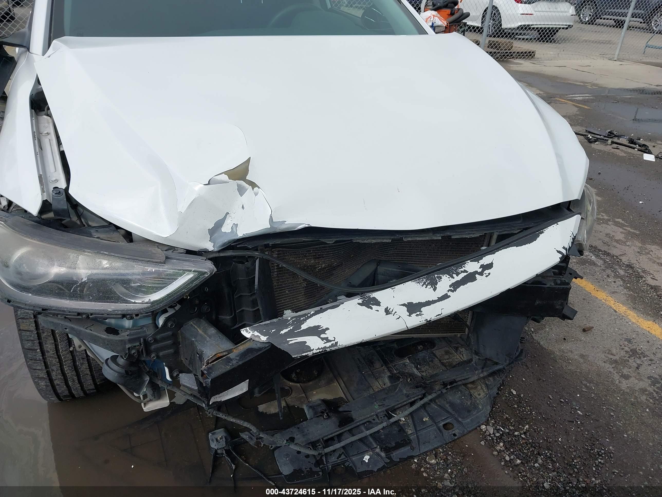 HYUNDAI ELANTRA image 6