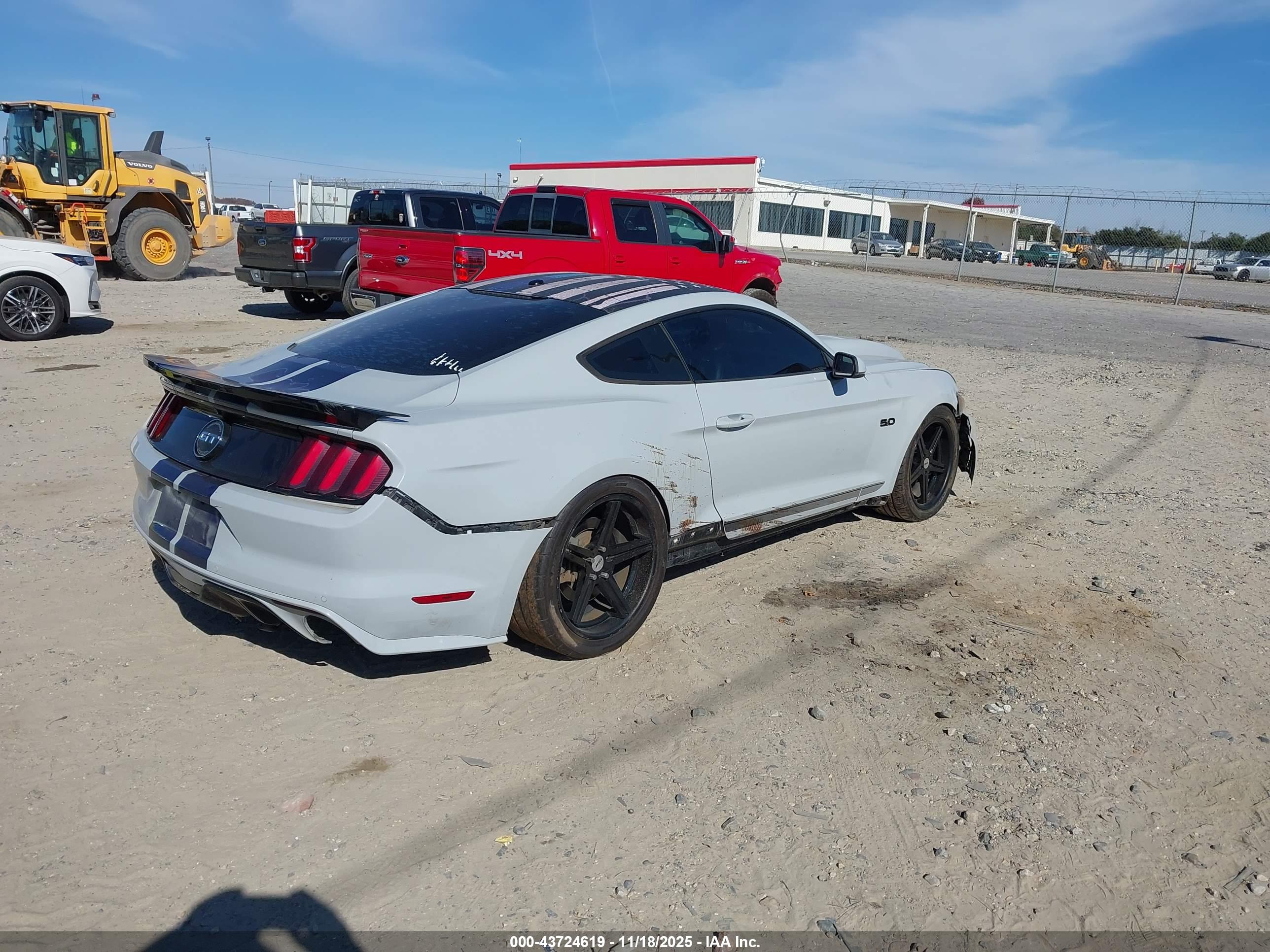 FORD MUSTANG image 4