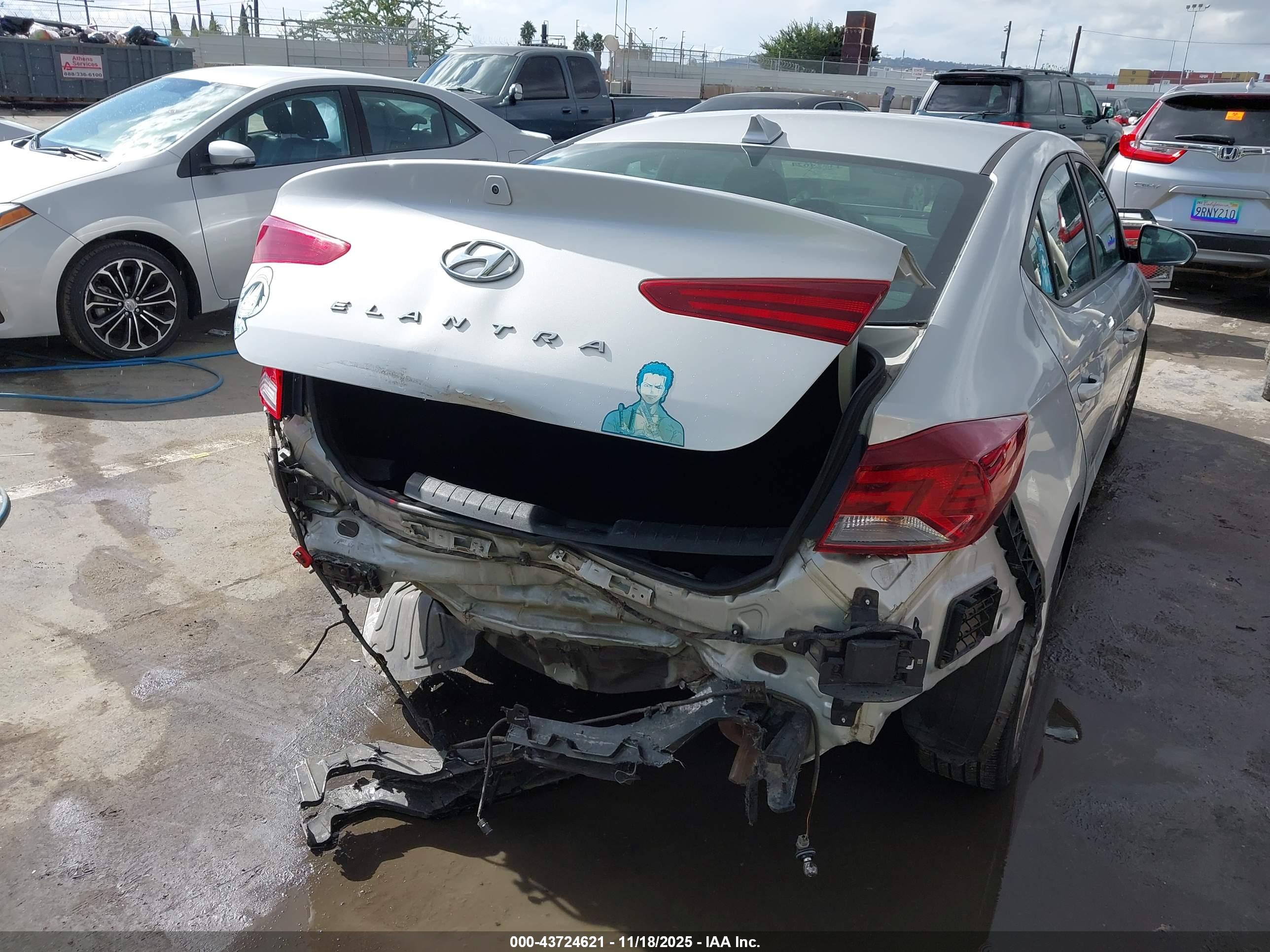 HYUNDAI ELANTRA image 6