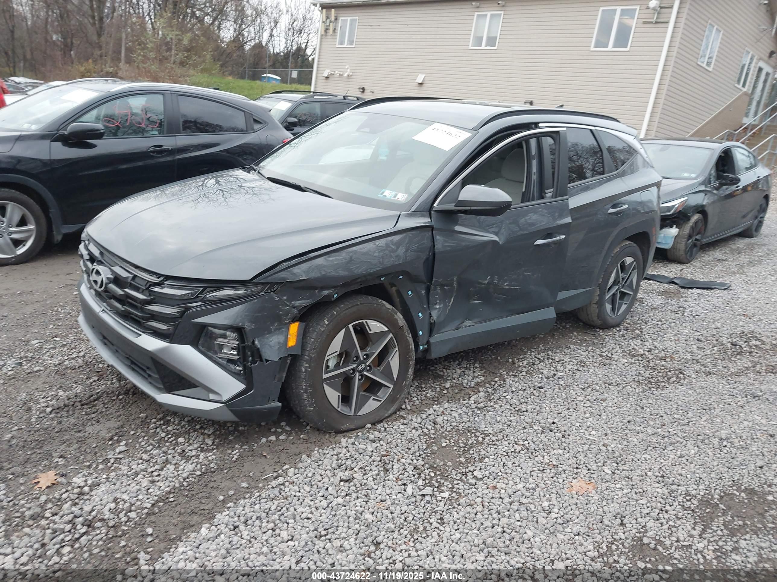 HYUNDAI TUCSON image 2