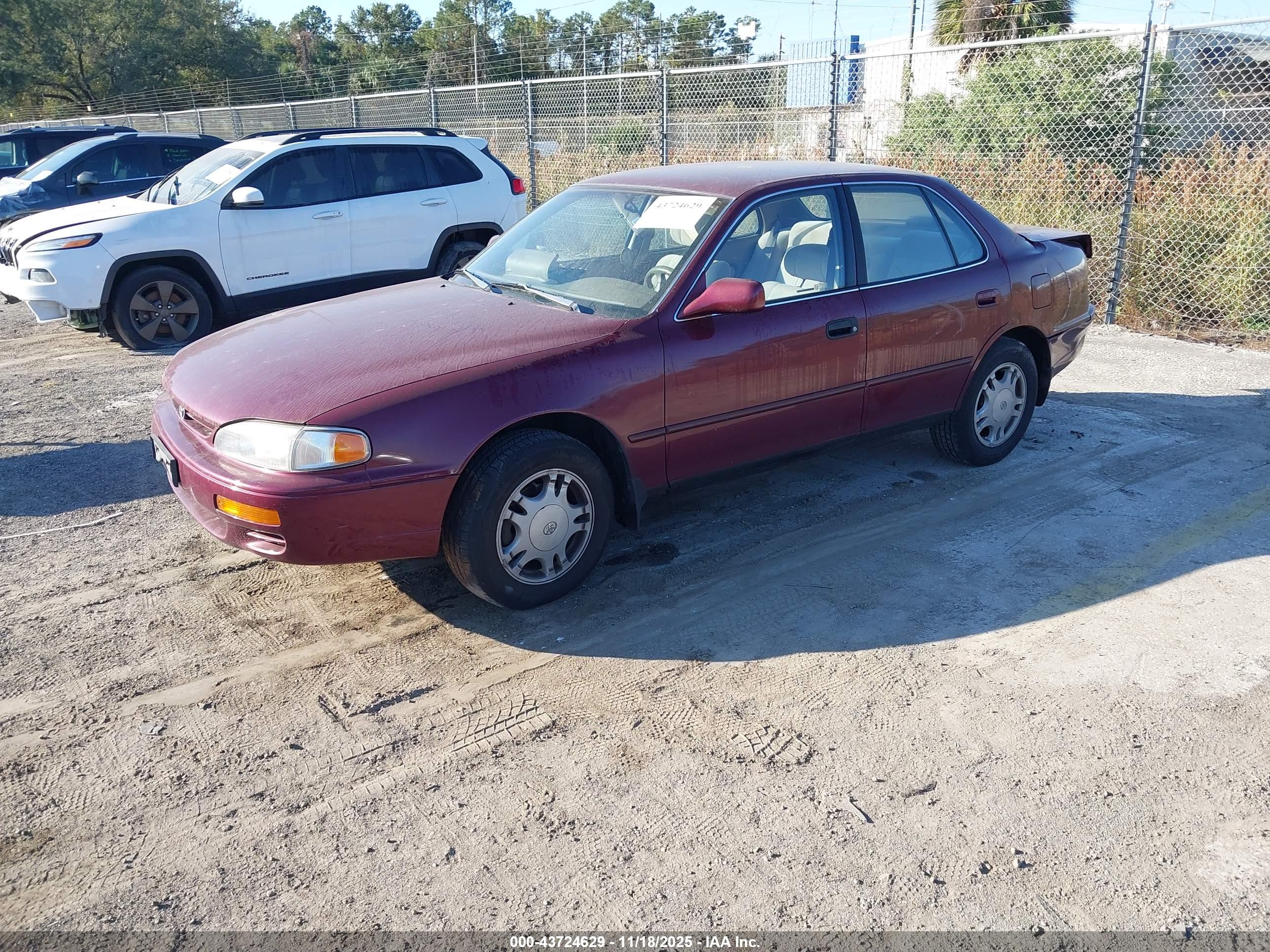 TOYOTA CAMRY image 2