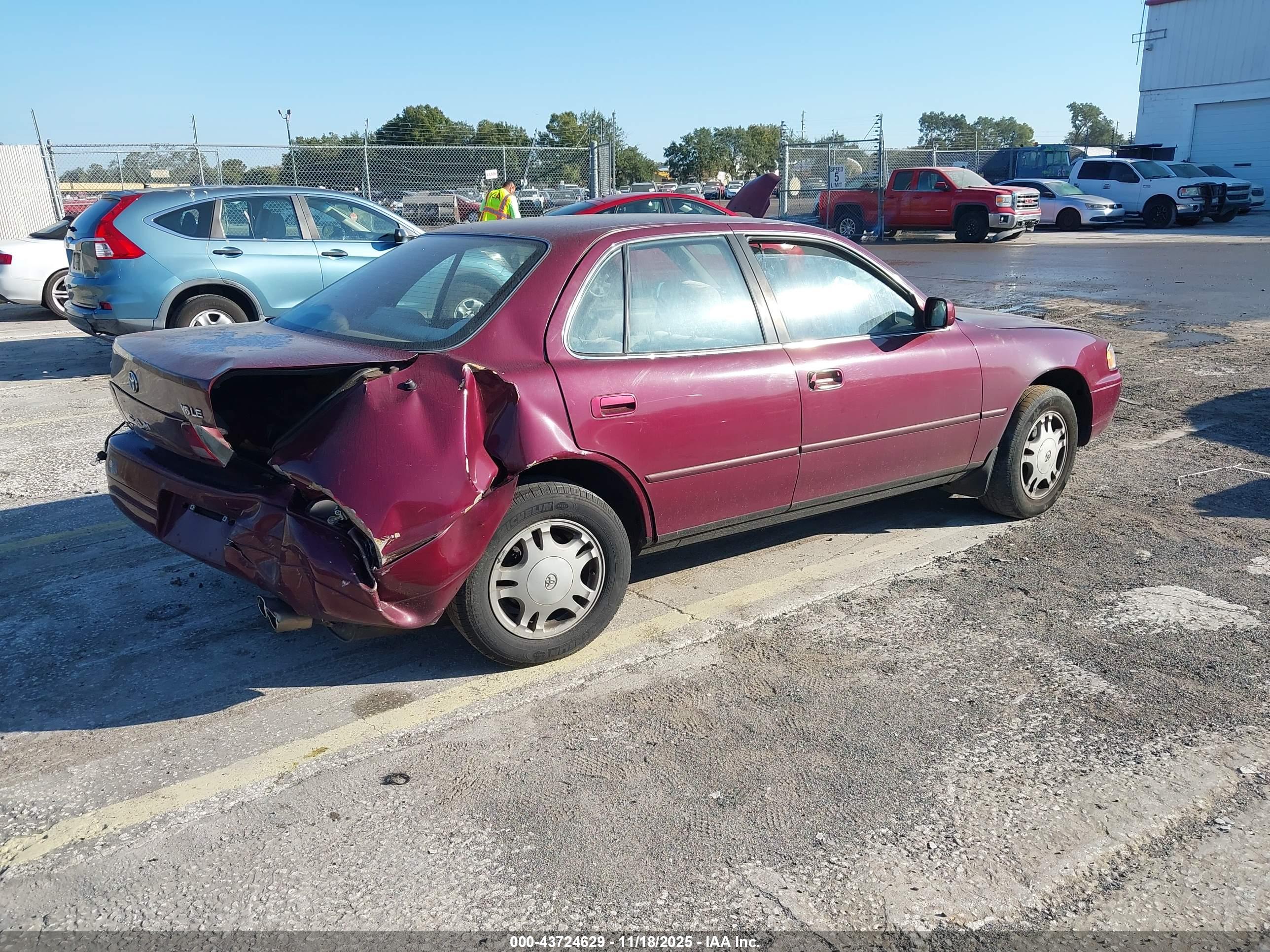 TOYOTA CAMRY image 4