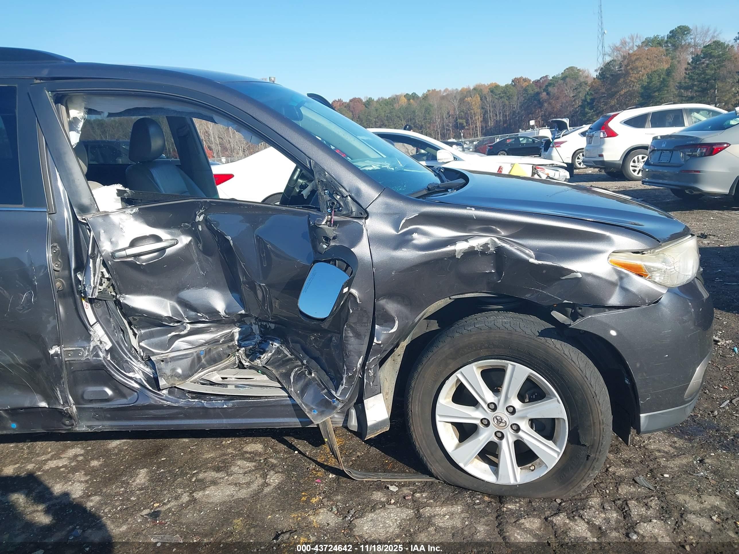 TOYOTA HIGHLANDER image 6