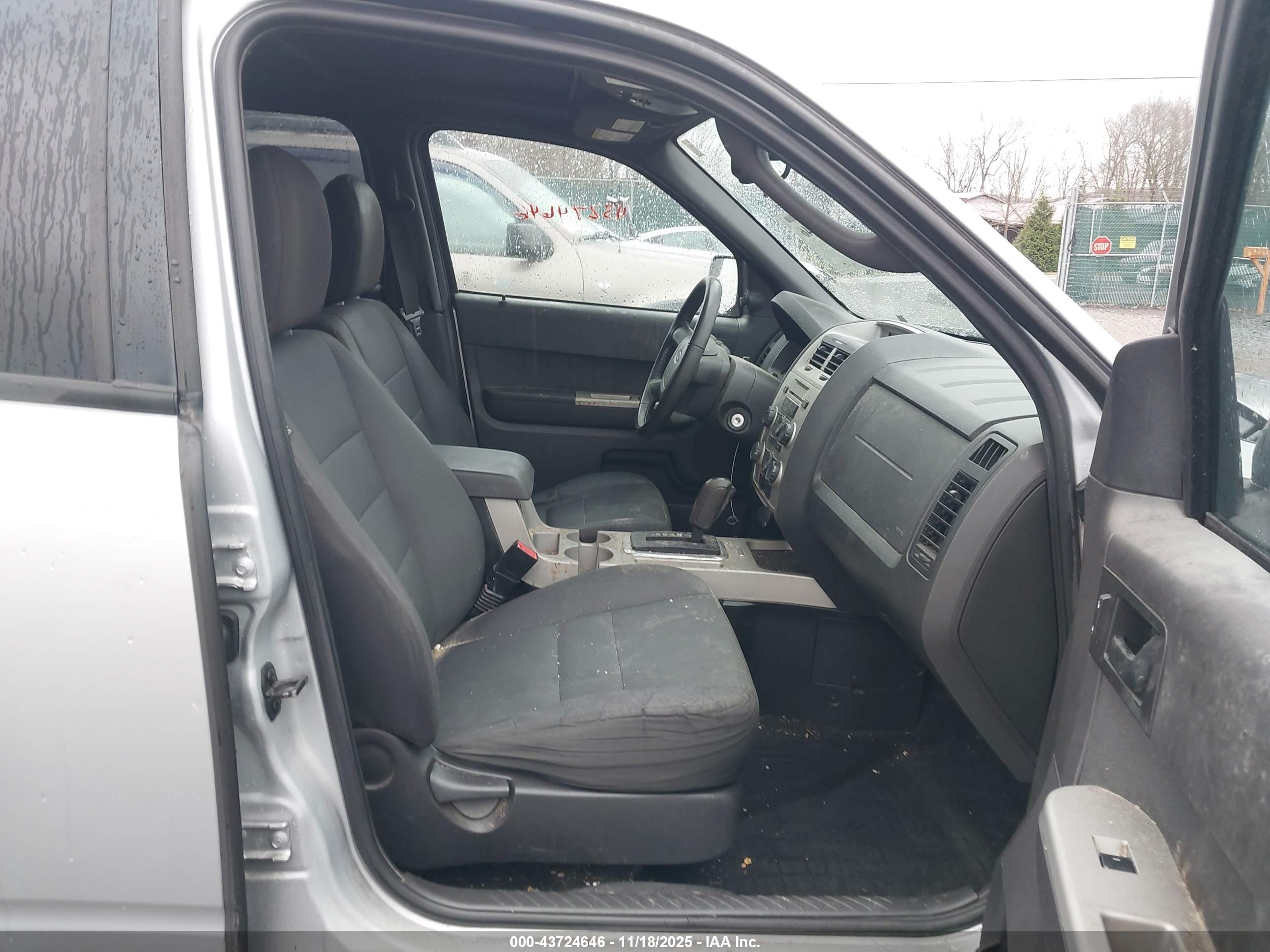 FORD ESCAPE image 5