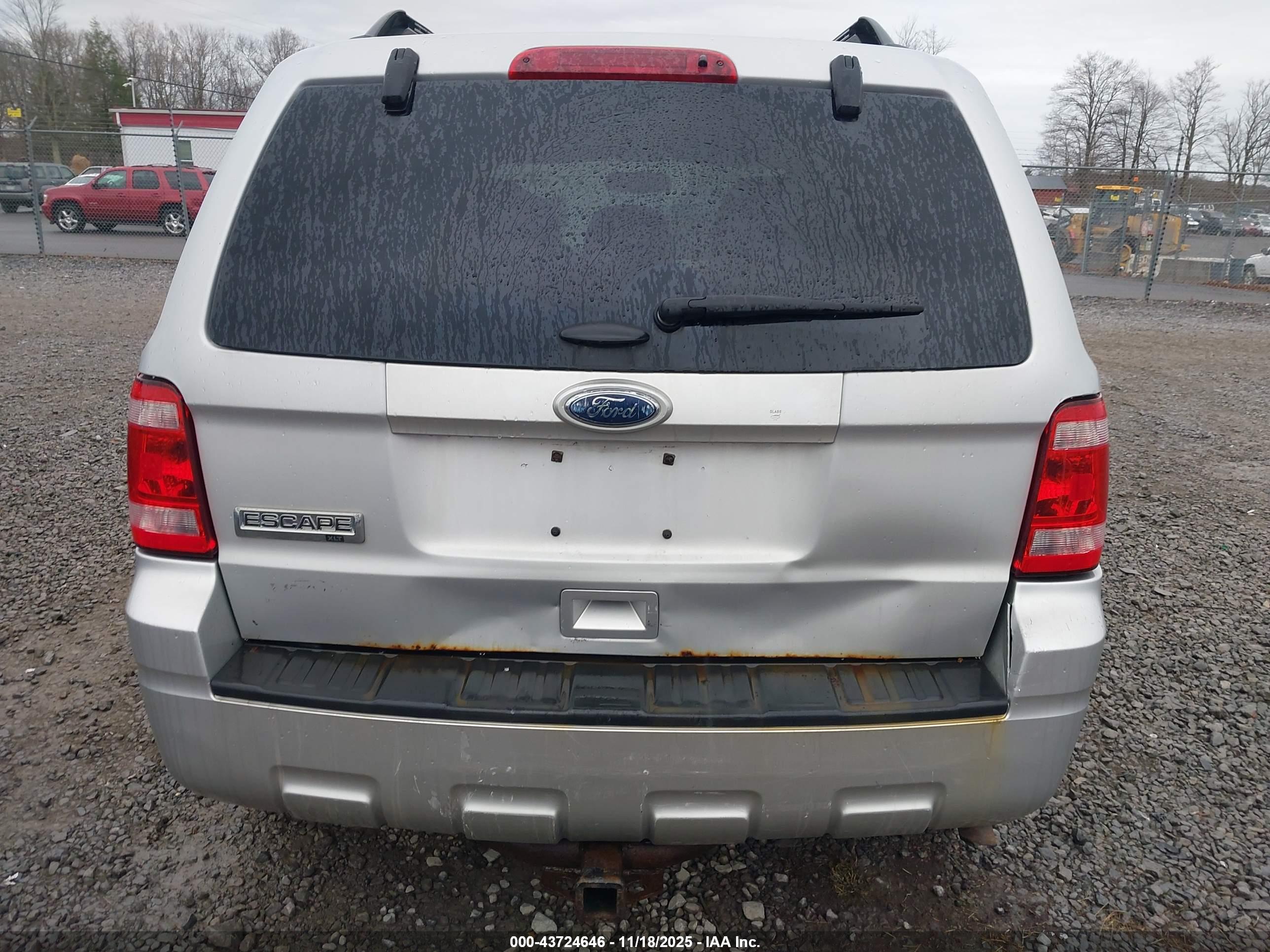 FORD ESCAPE image 6