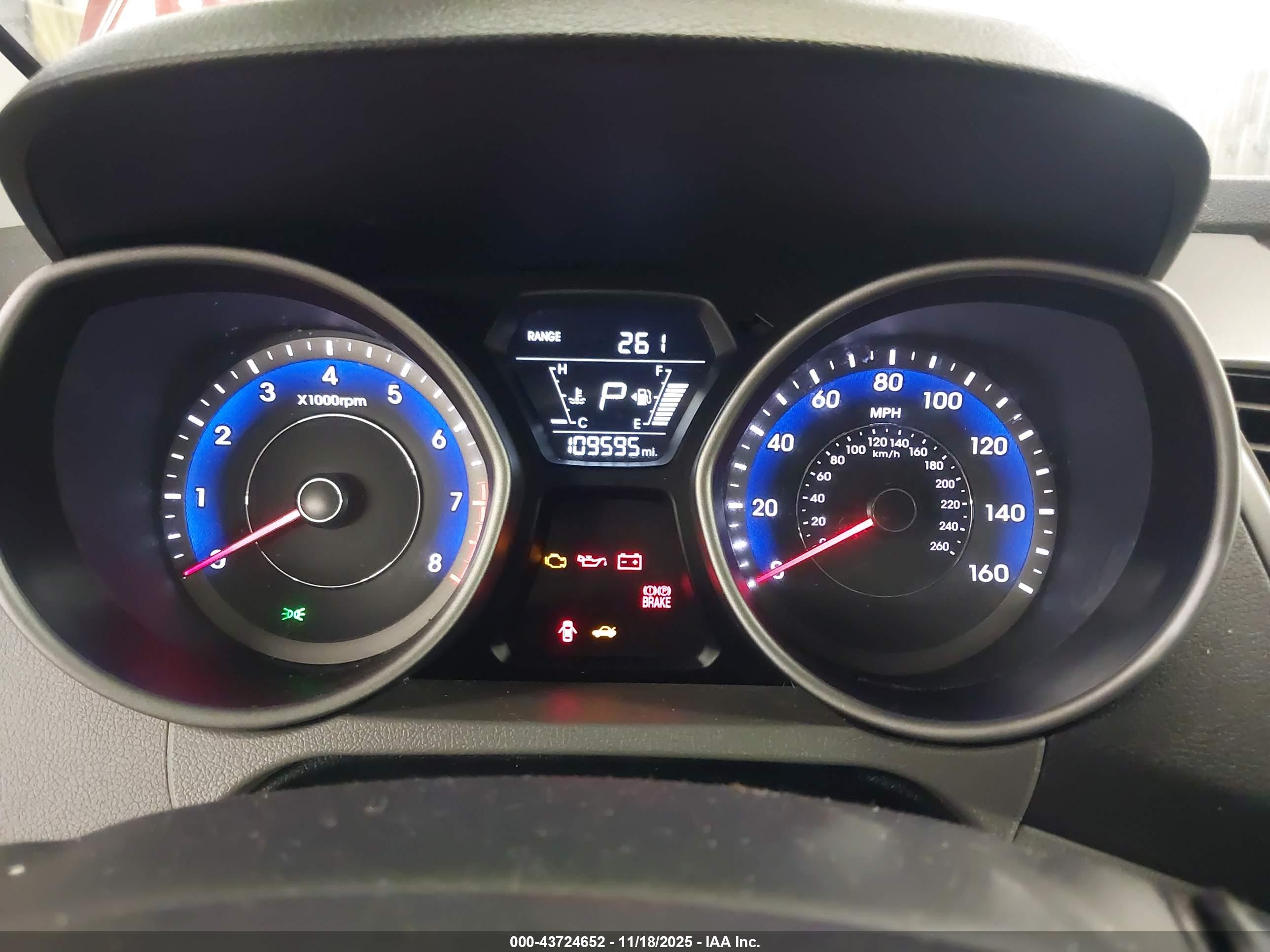HYUNDAI ELANTRA image 7
