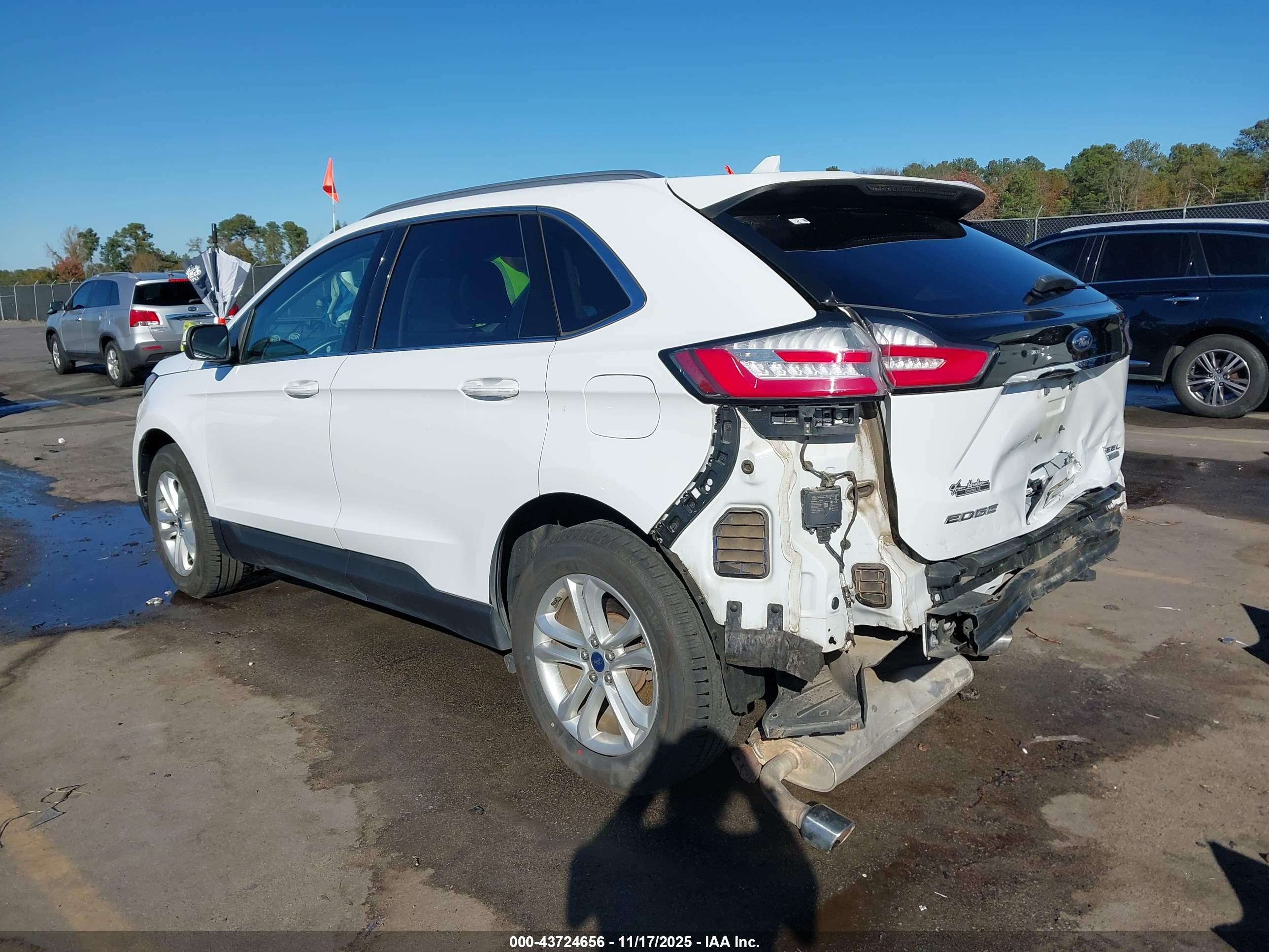 FORD EDGE image 3