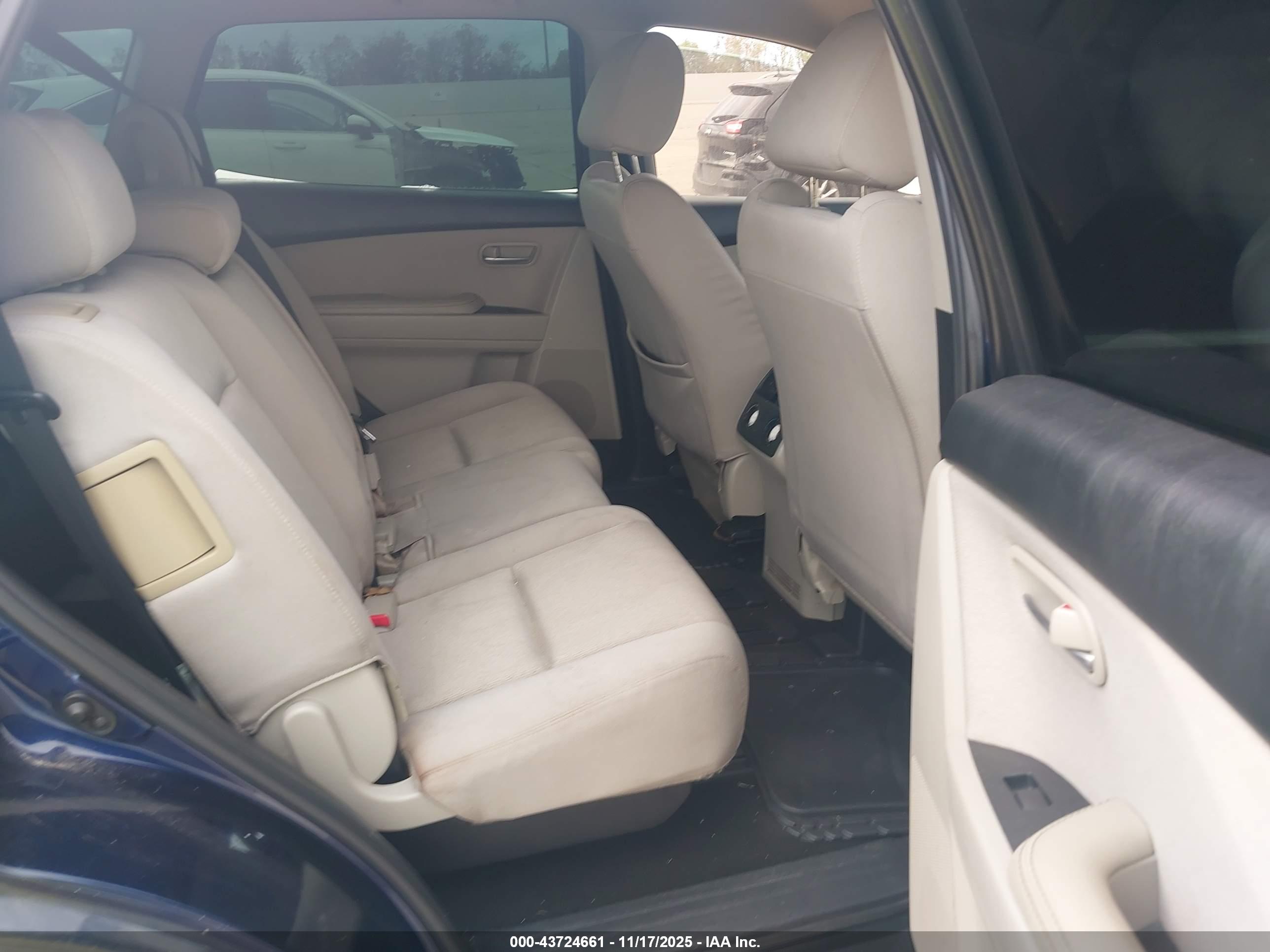 MAZDA CX-9 image 8