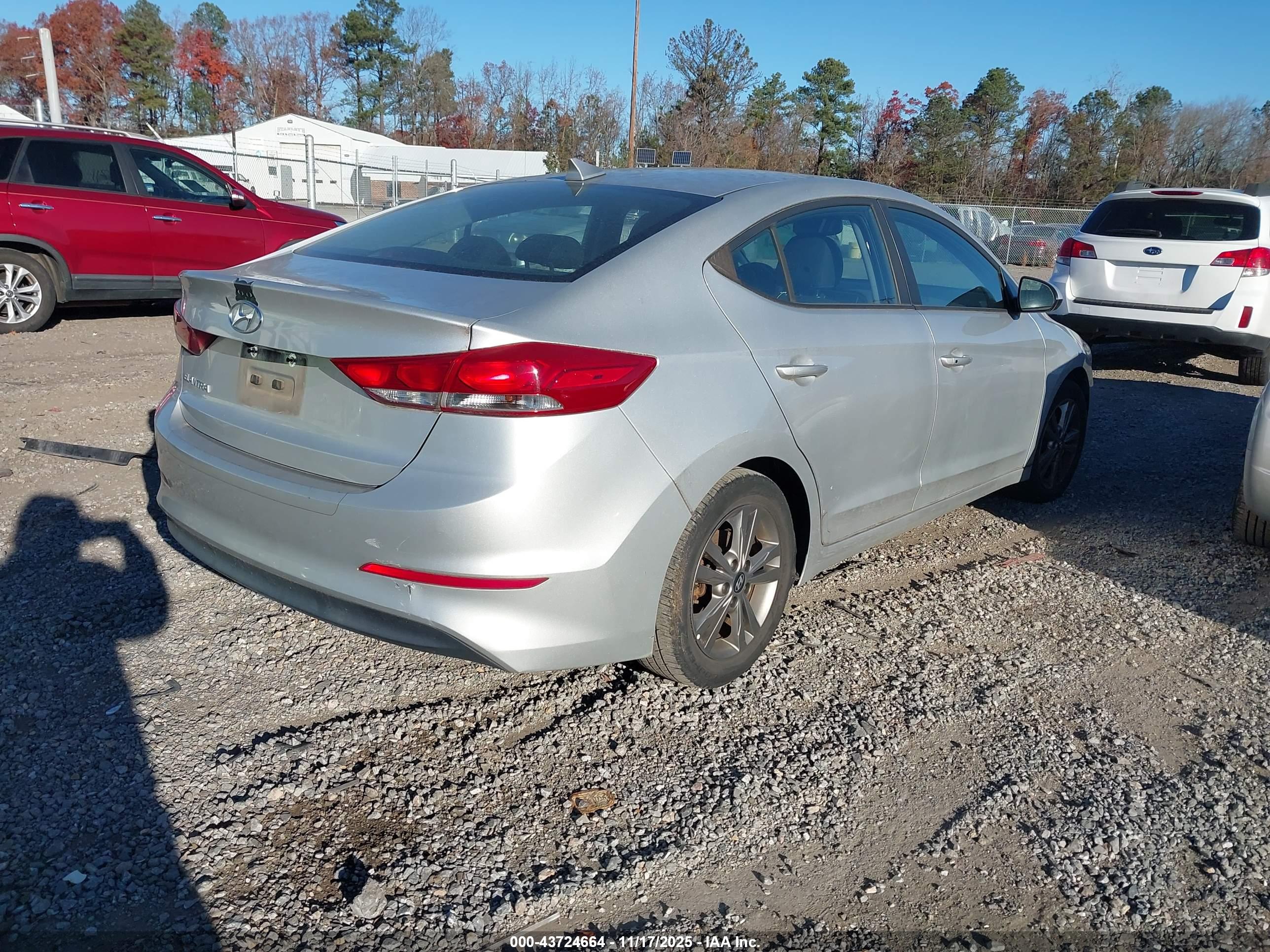 HYUNDAI ELANTRA image 4