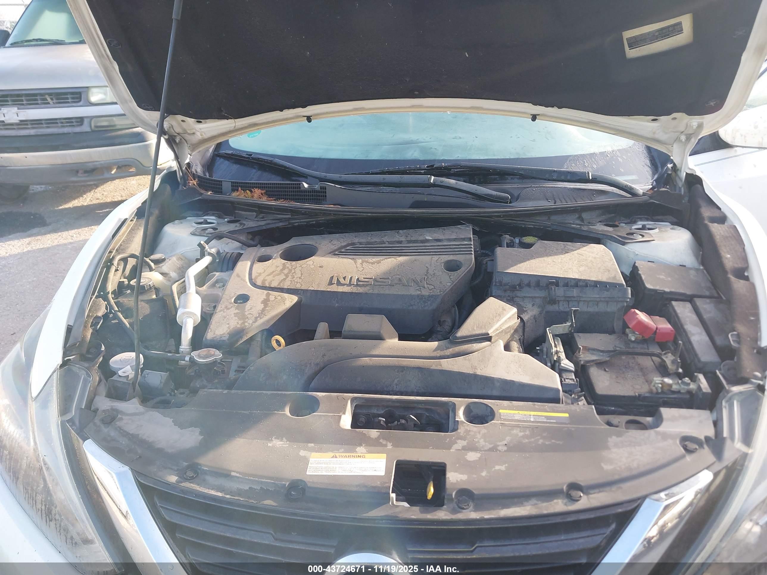 NISSAN ALTIMA image 10