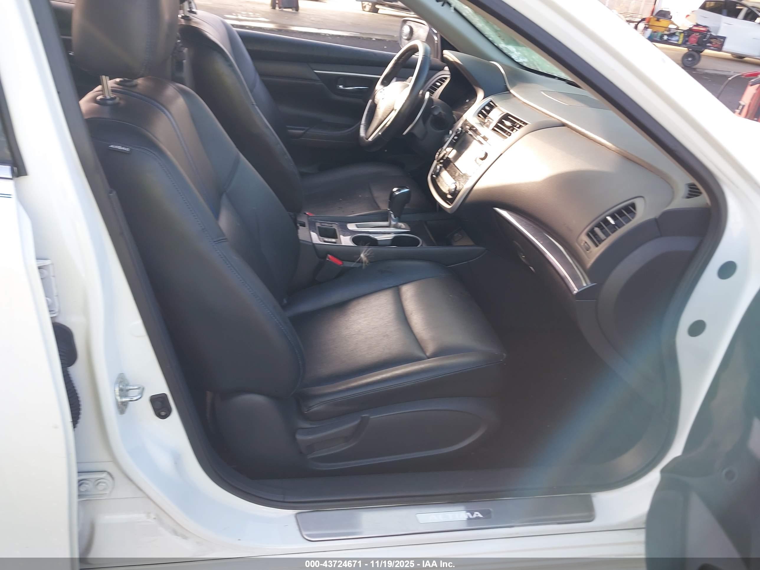 NISSAN ALTIMA image 5