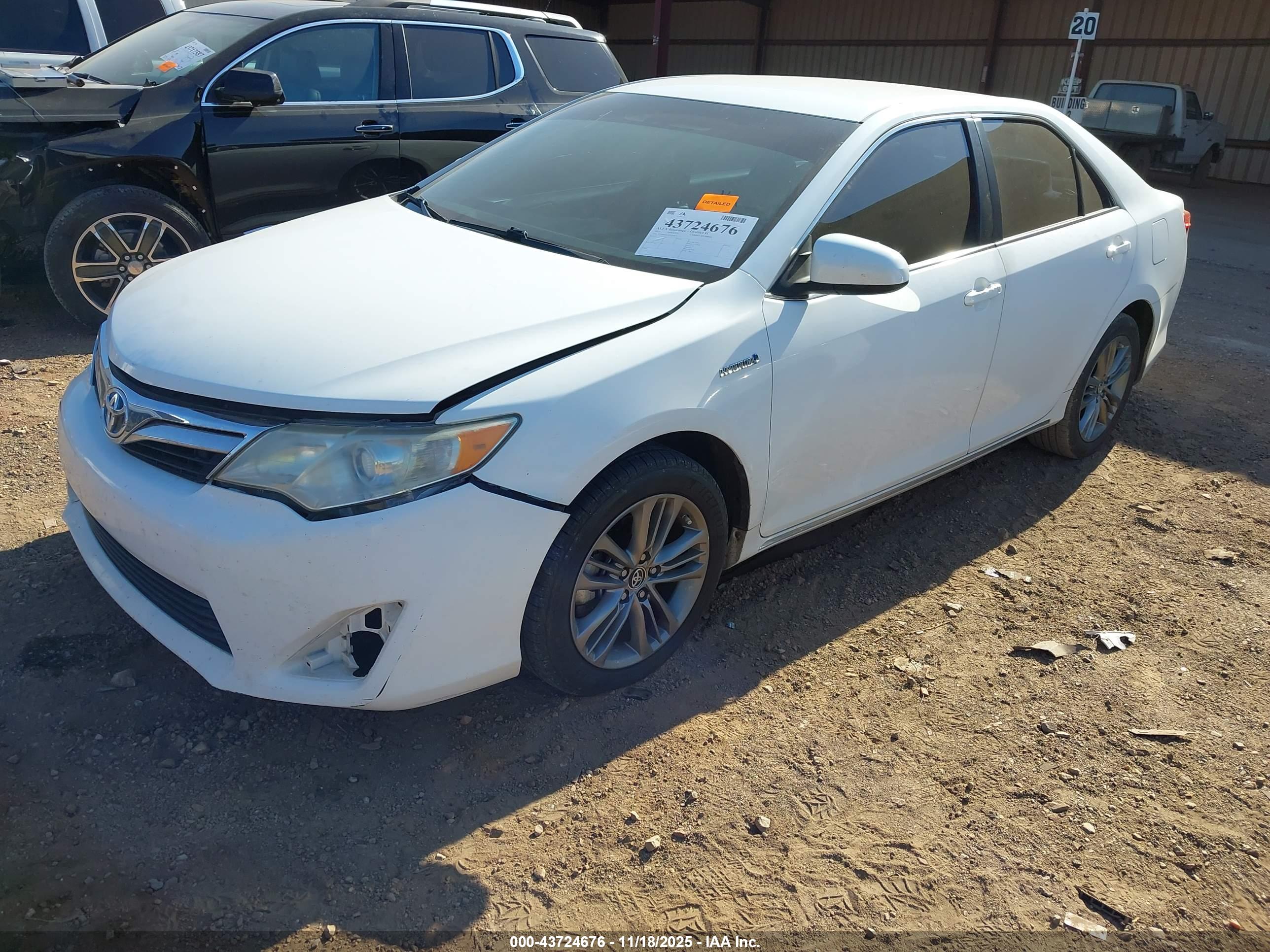 TOYOTA CAMRY image 2