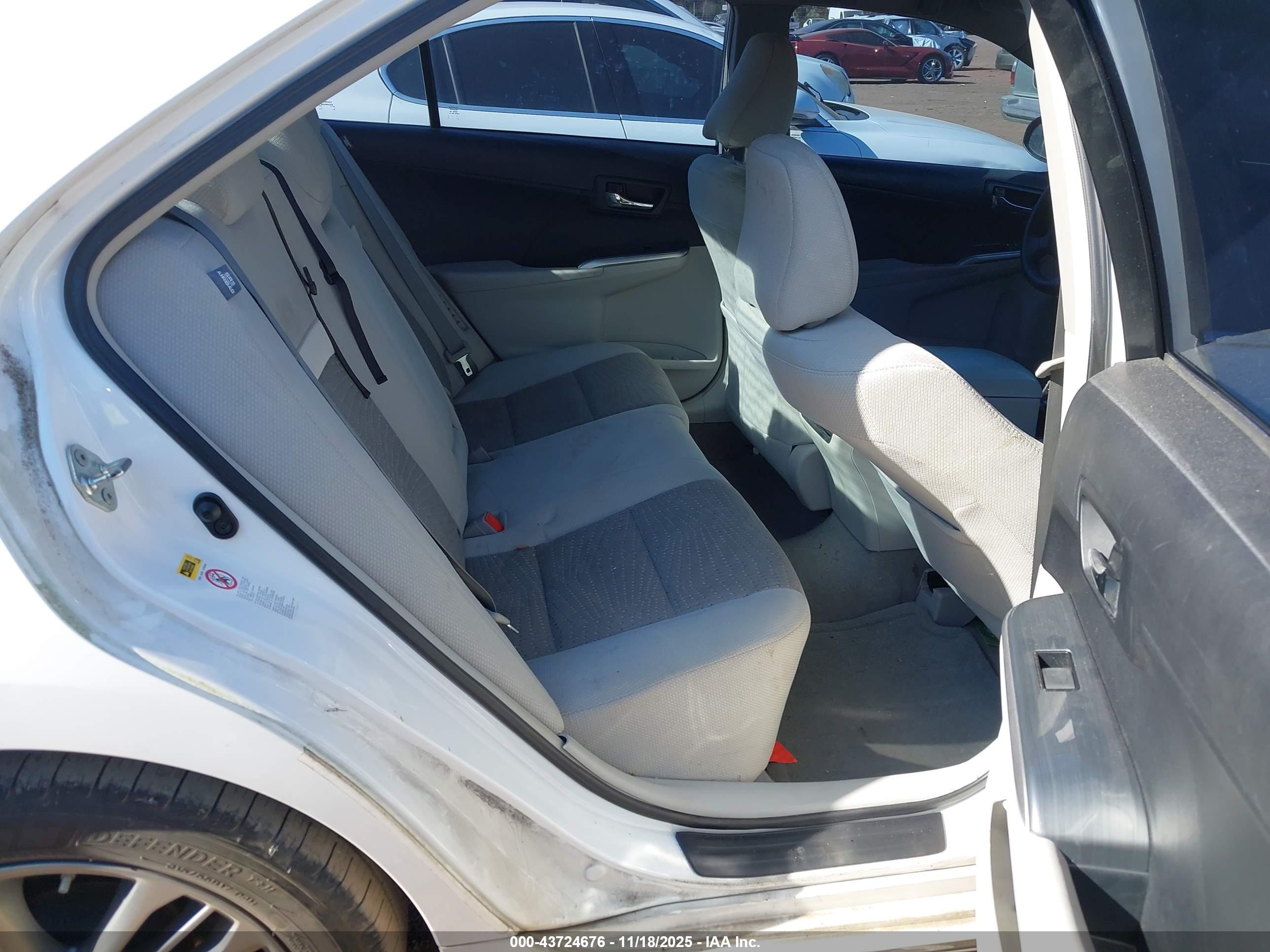 TOYOTA CAMRY image 8