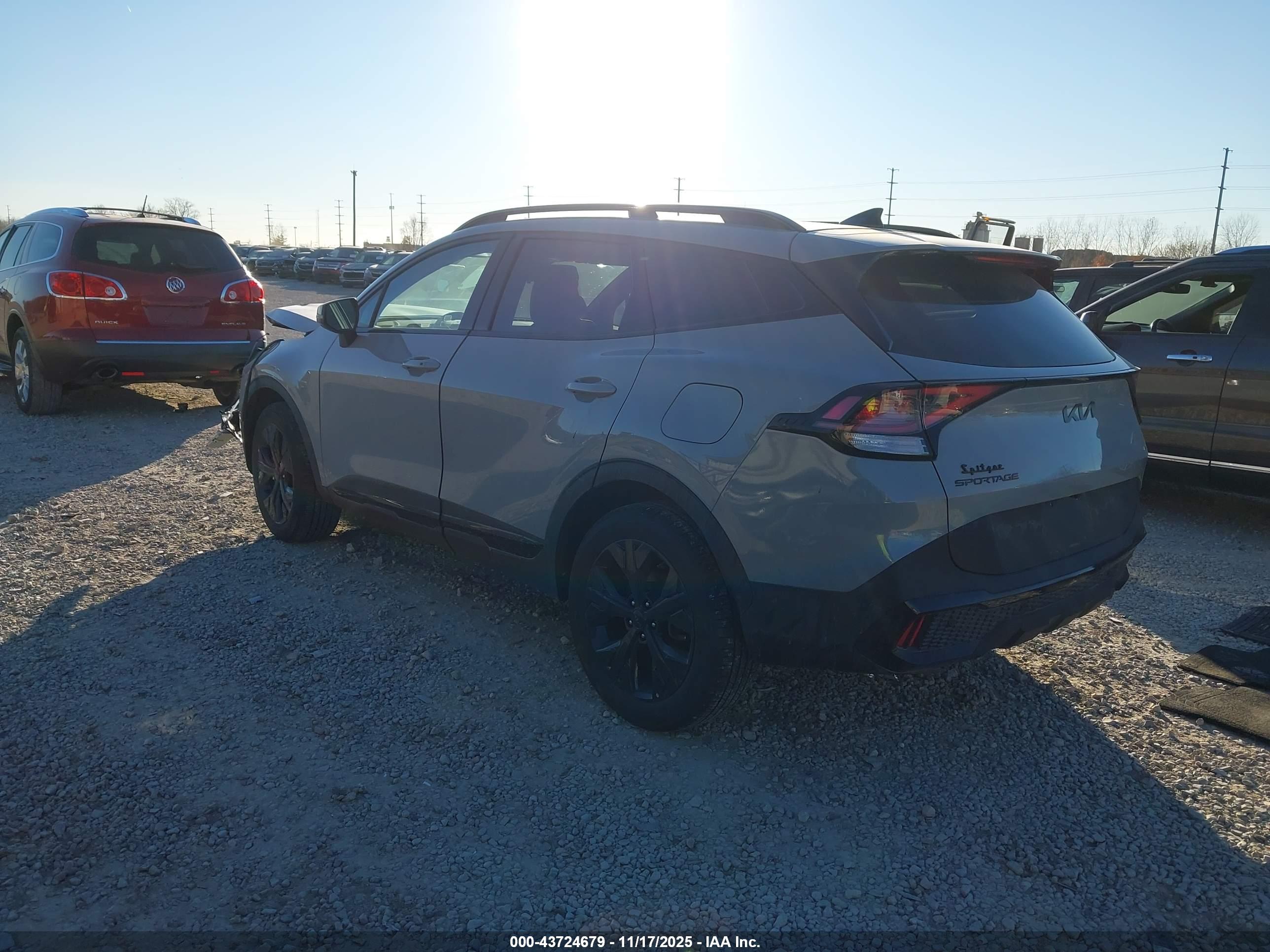 KIA SPORTAGE image 3