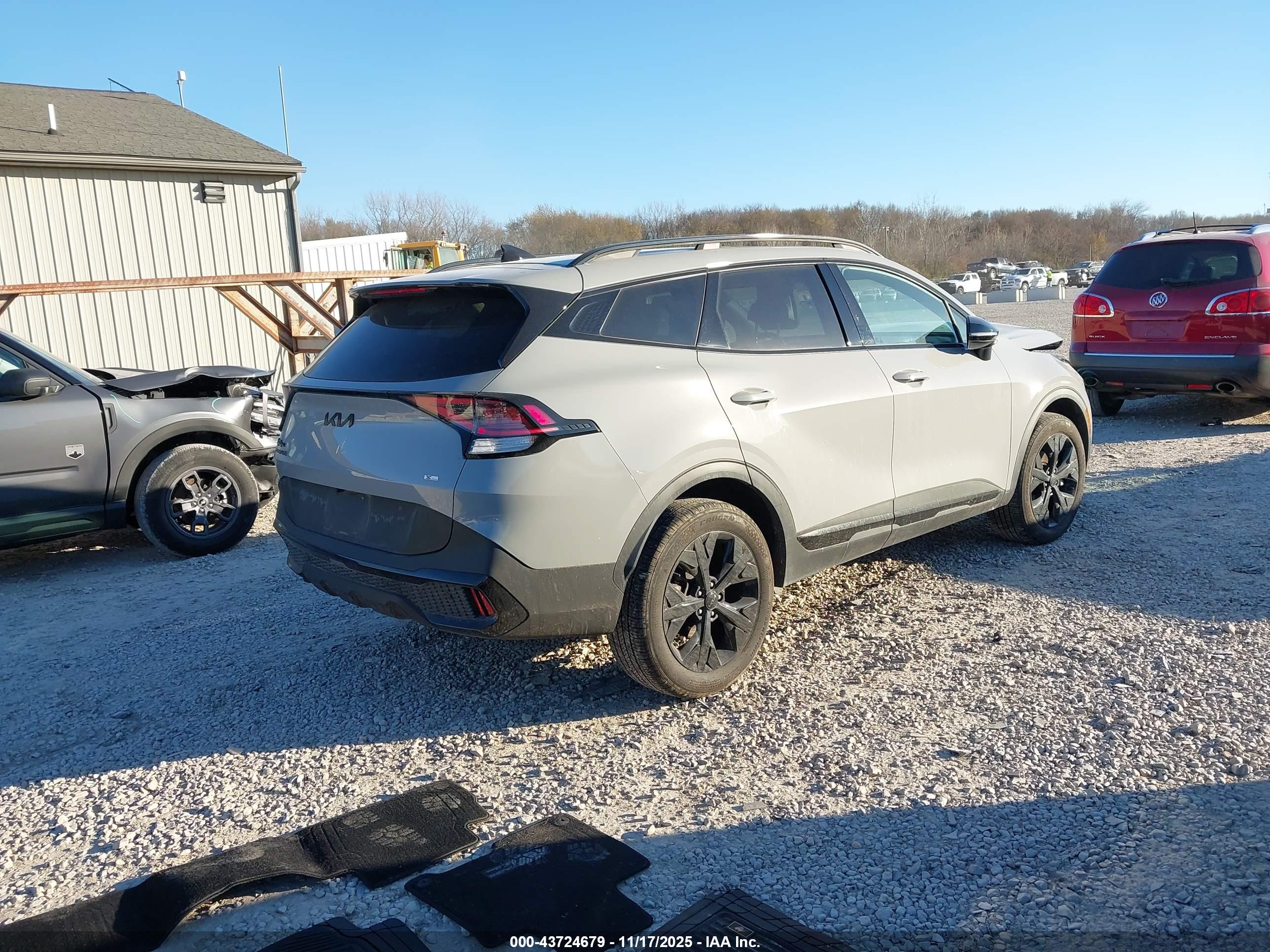KIA SPORTAGE image 4
