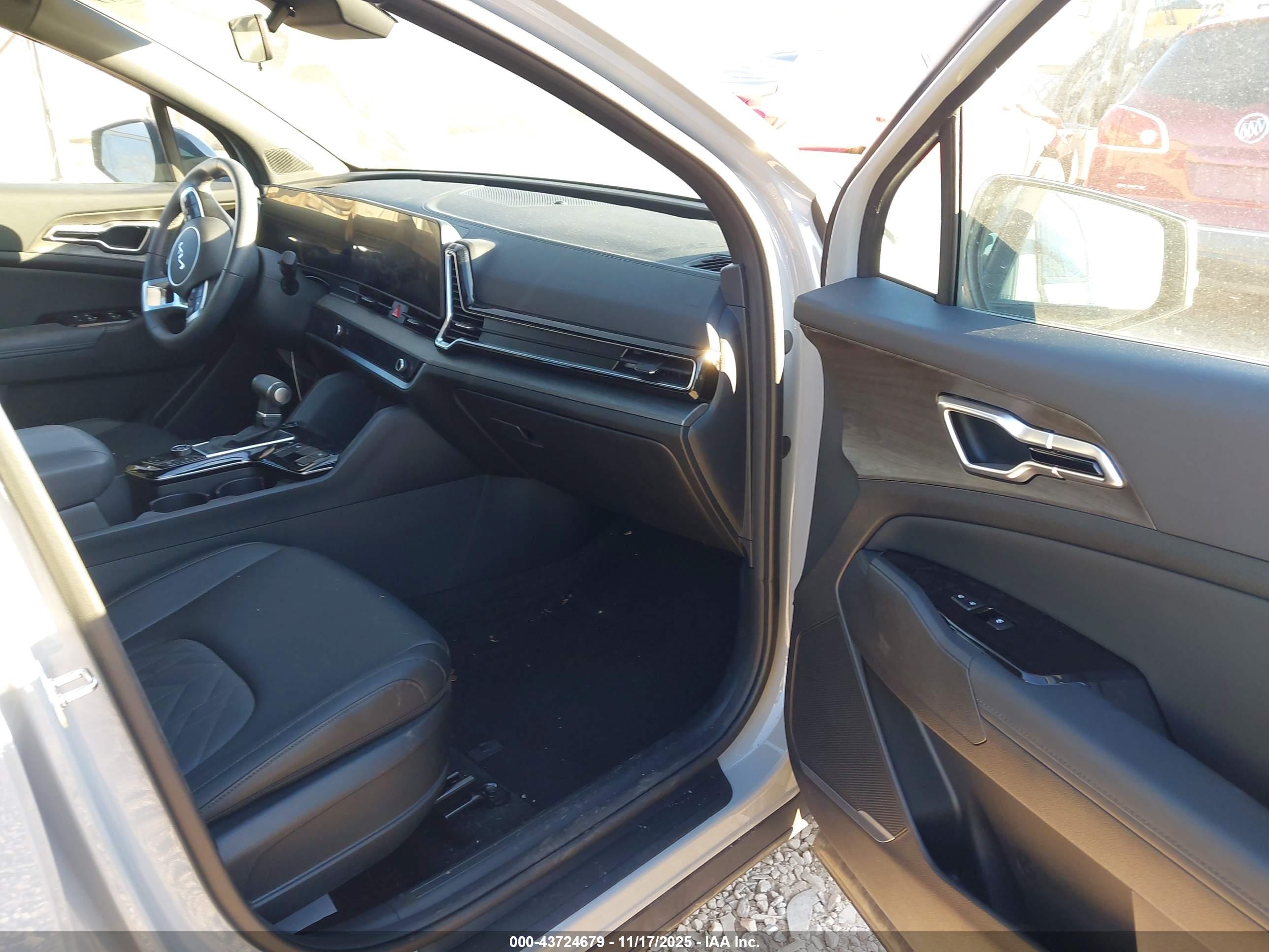 KIA SPORTAGE image 5