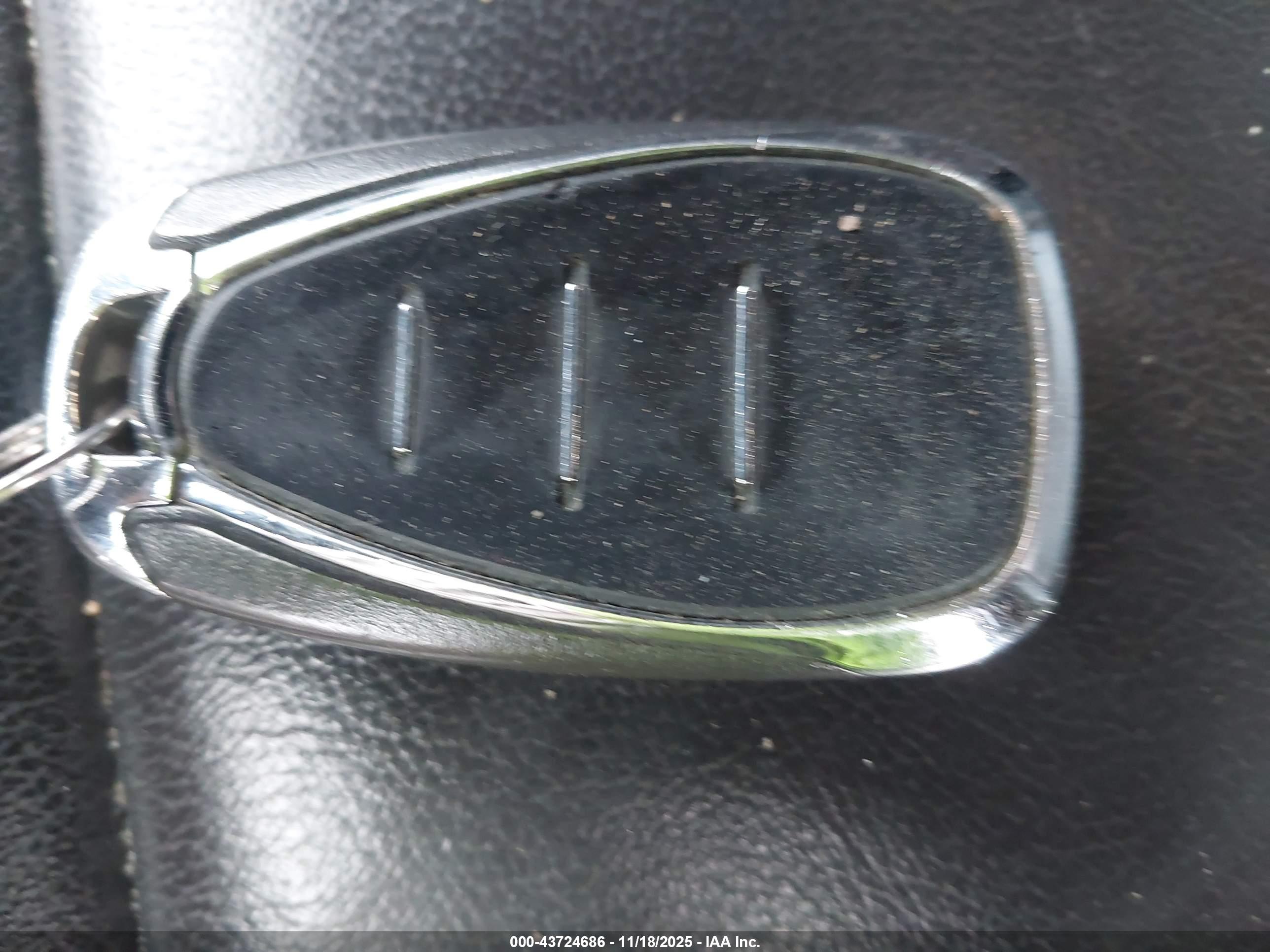 CHEVROLET TRAVERSE image 11