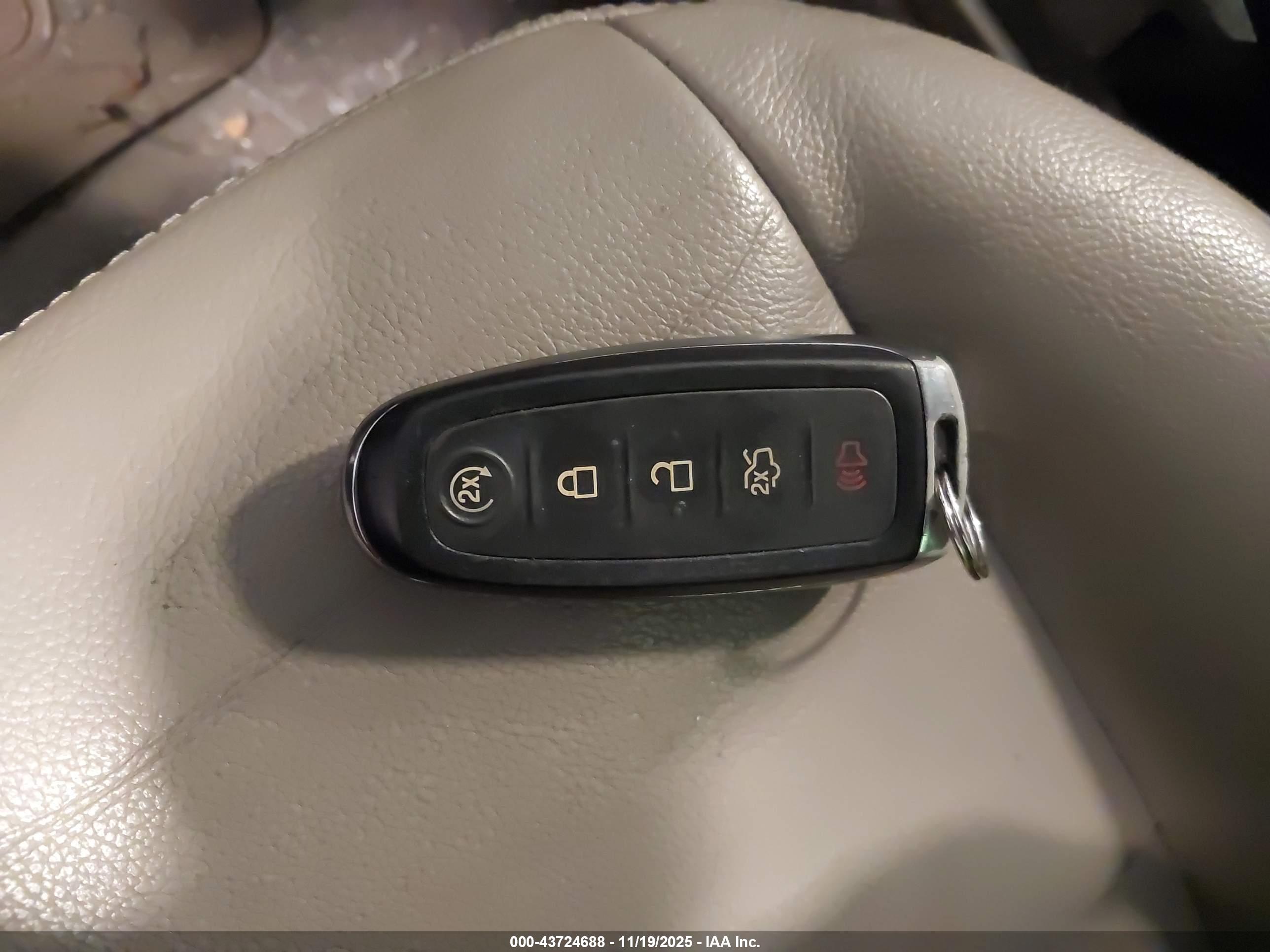 FORD ESCAPE image 11