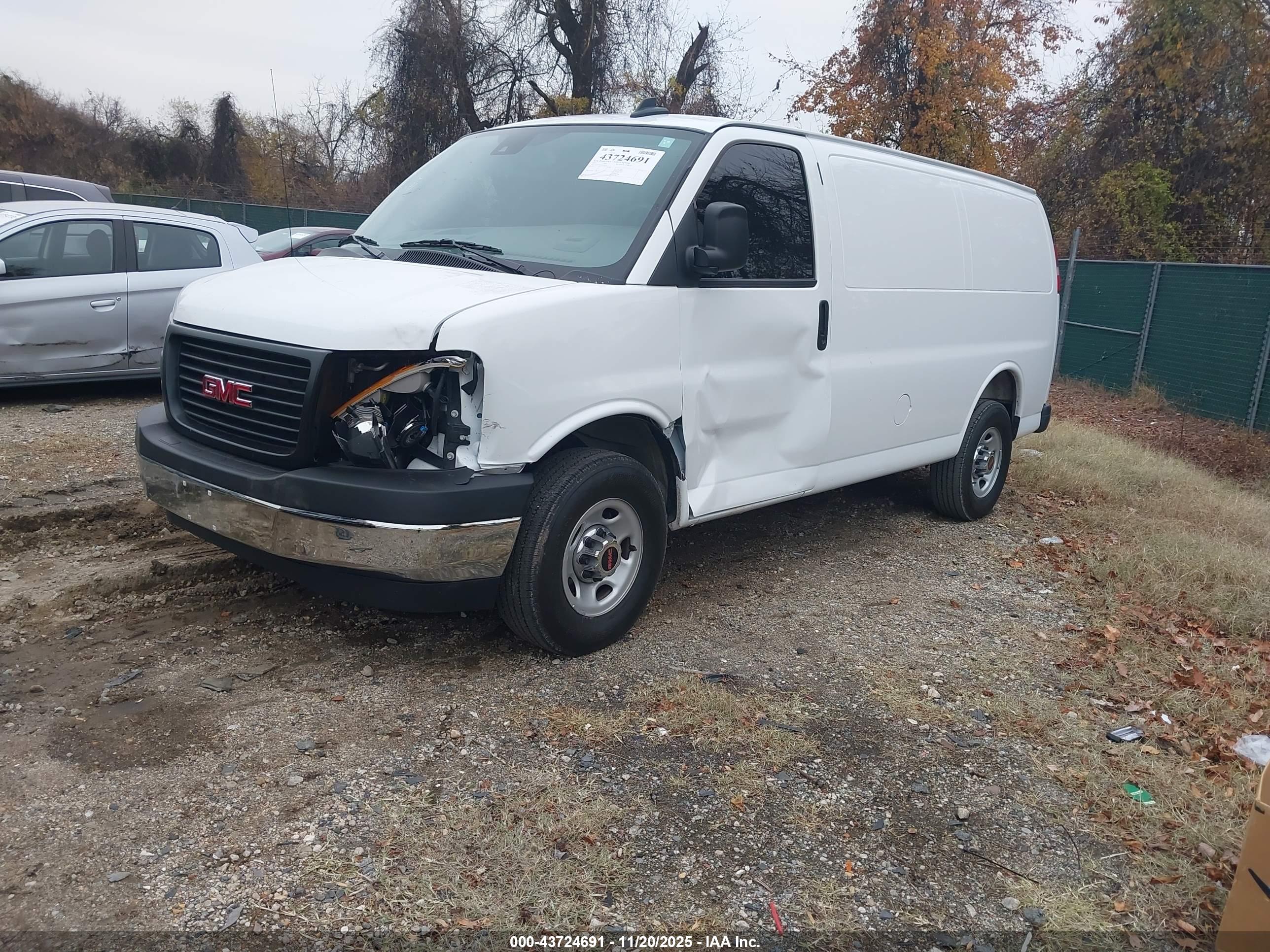 GMC SAVANA image 2
